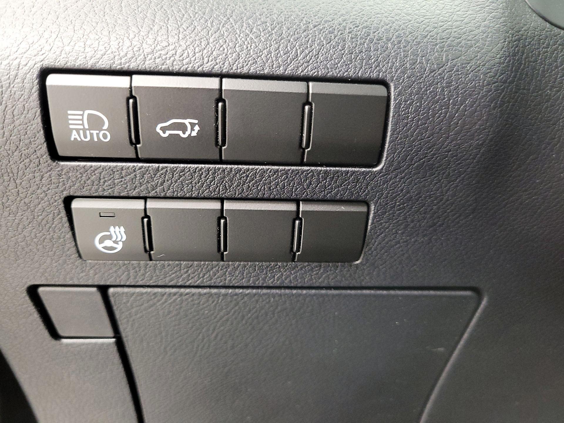 Thumbnail: 2018 Lexus RX - 13