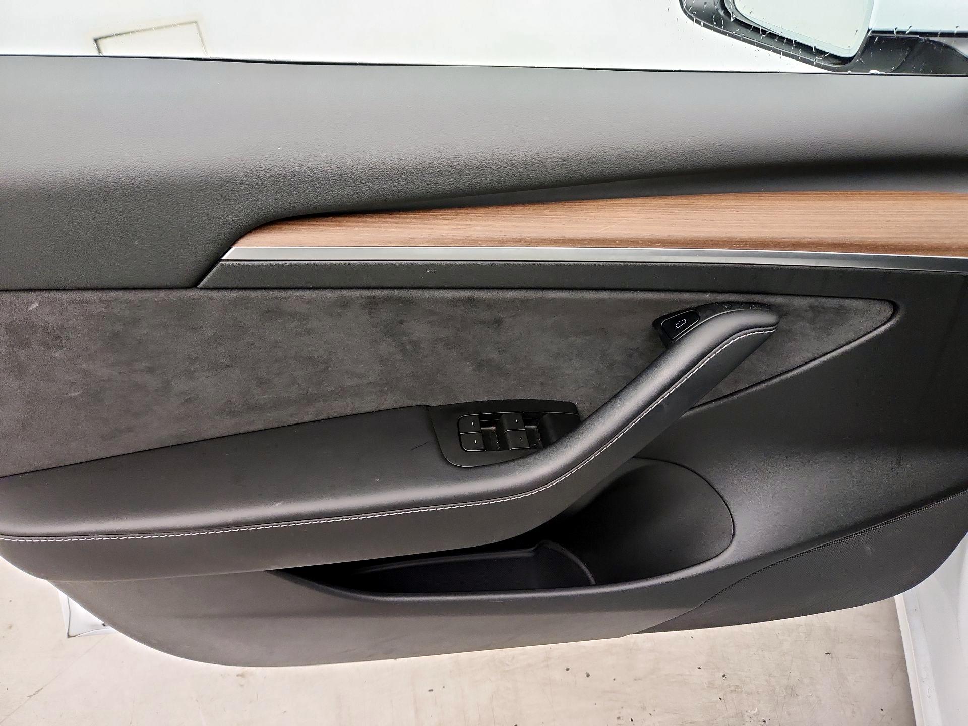 Thumbnail: 2022 Tesla Model 3 - 12