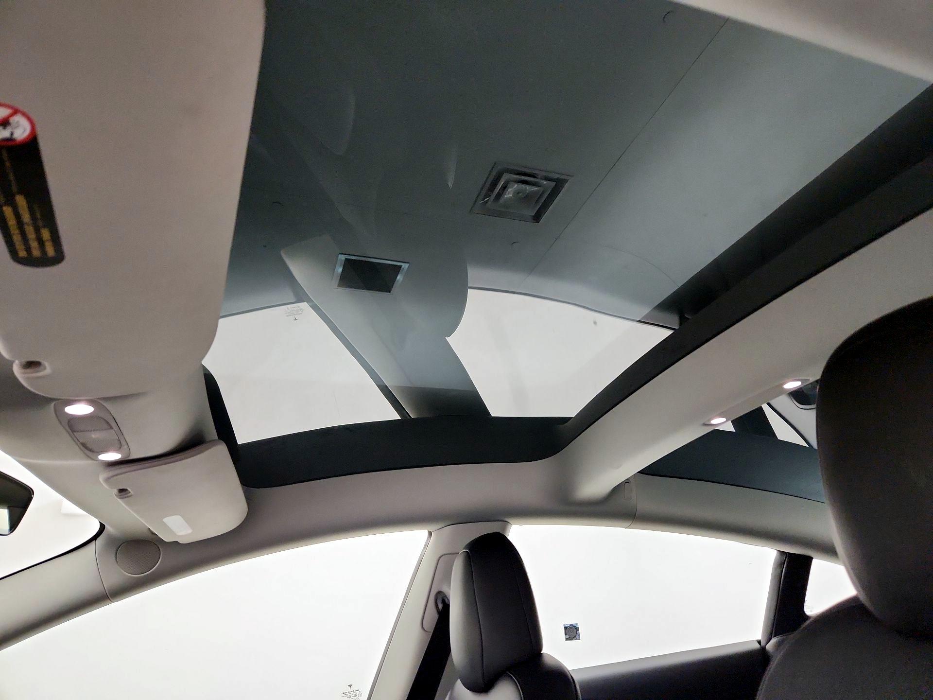 Thumbnail: 2022 Tesla Model 3 - 19