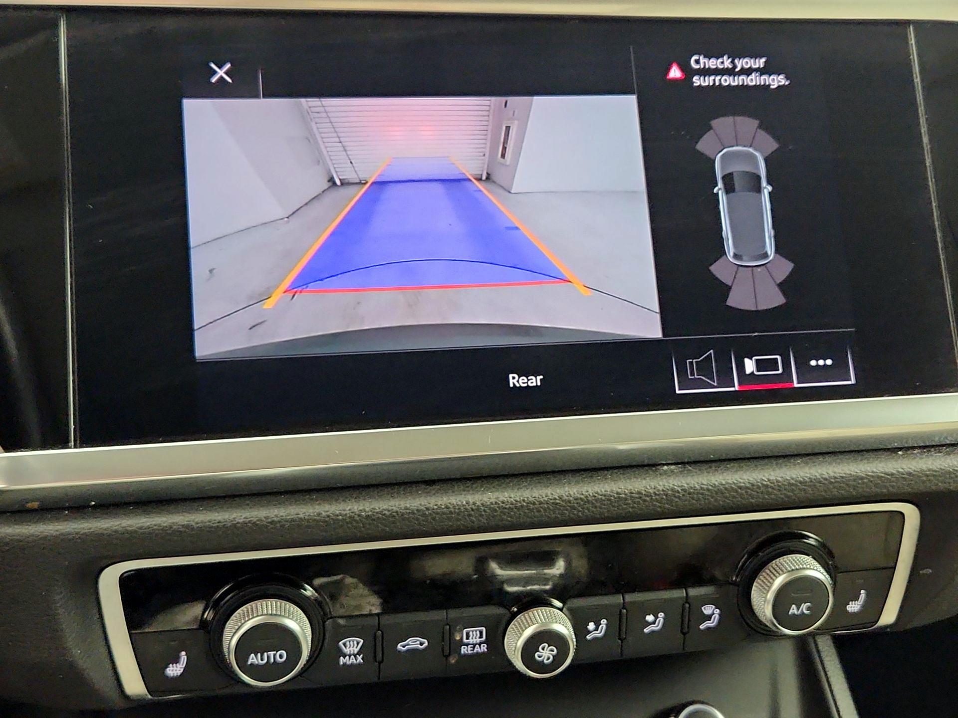 Thumbnail: 2021 Audi Q3 - 13