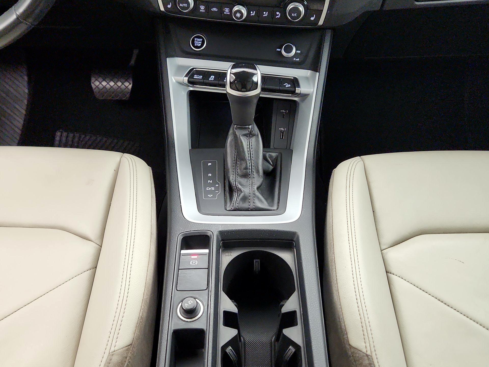 Thumbnail: 2021 Audi Q3 - 16