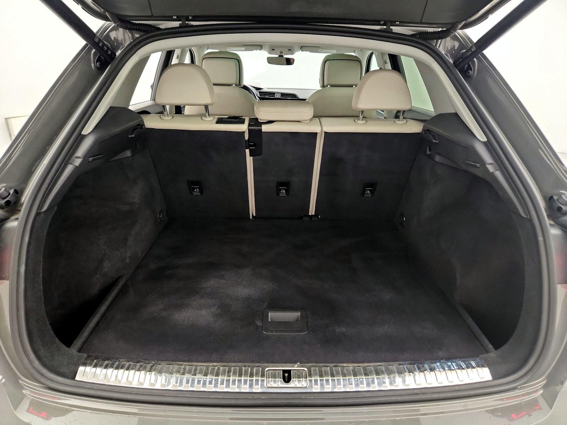 Thumbnail: 2021 Audi Q3 - 20