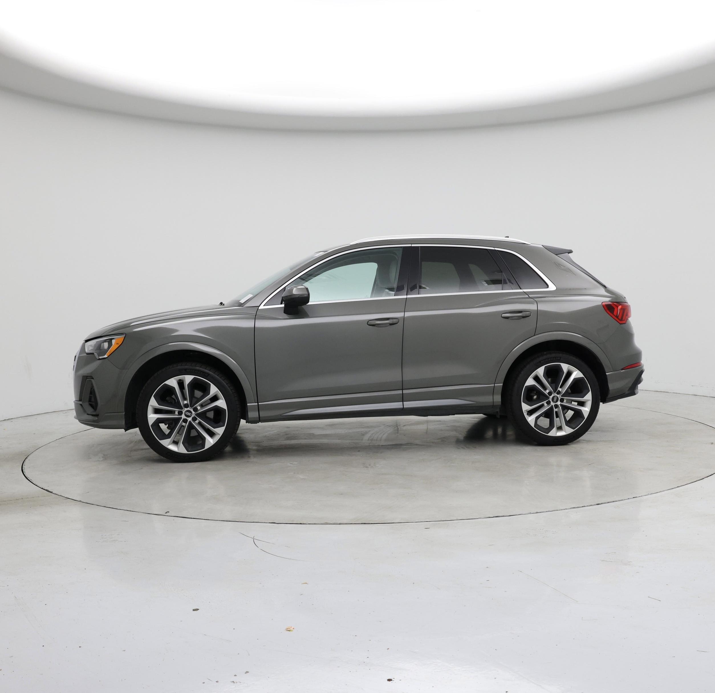 Thumbnail: 2021 Audi Q3 - 3