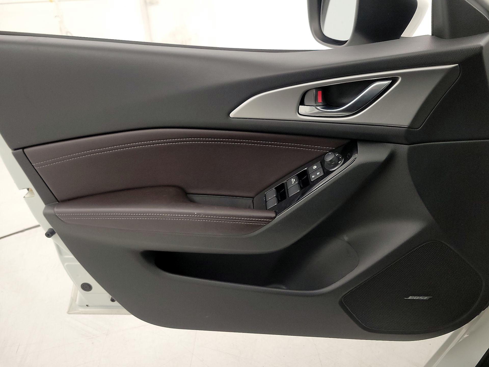 Thumbnail: 2017 Mazda Mazda3 - 12