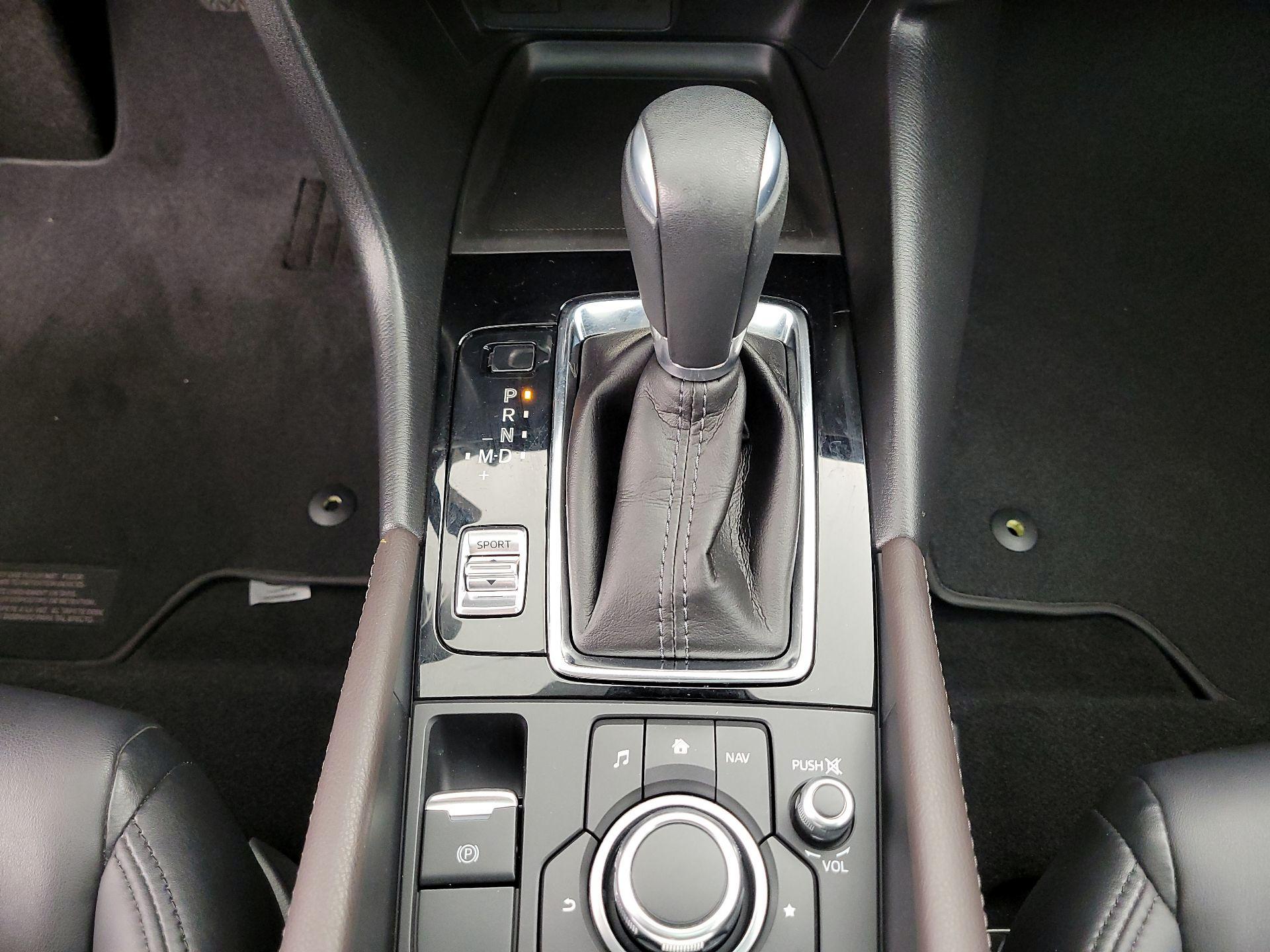 Thumbnail: 2017 Mazda Mazda3 - 18