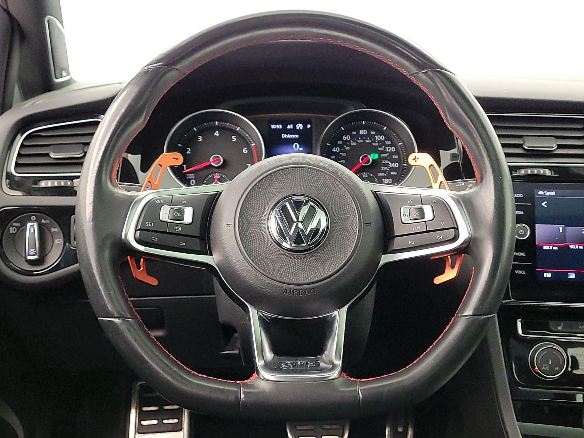 Thumbnail: 2019 Volkswagen Golf - 10