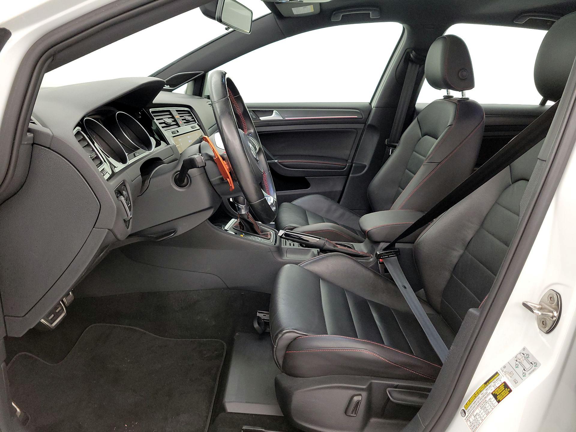 Thumbnail: 2019 Volkswagen Golf - 11