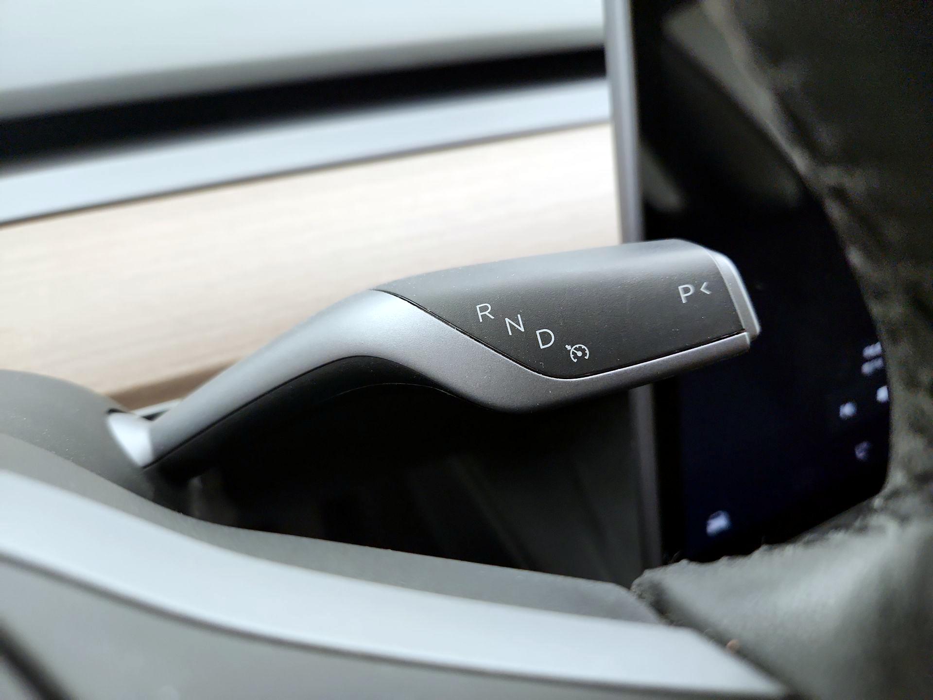 Thumbnail: 2022 Tesla Model 3 - 16