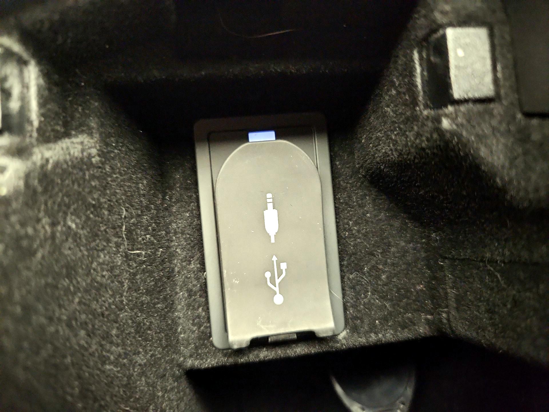 Thumbnail: 2020 Lexus IS - 18