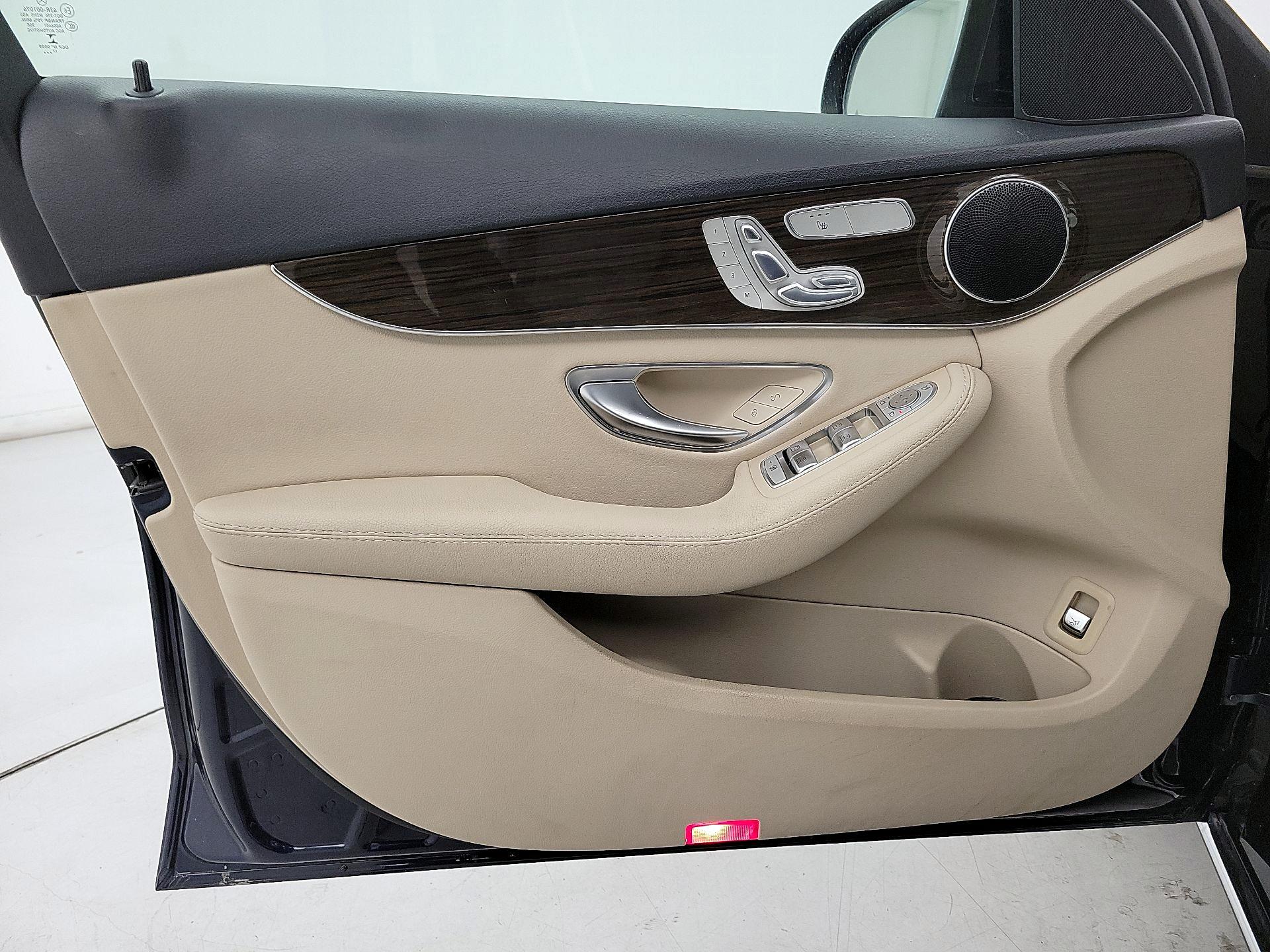 Thumbnail: 2018 Mercedes-Benz C-Class - 12