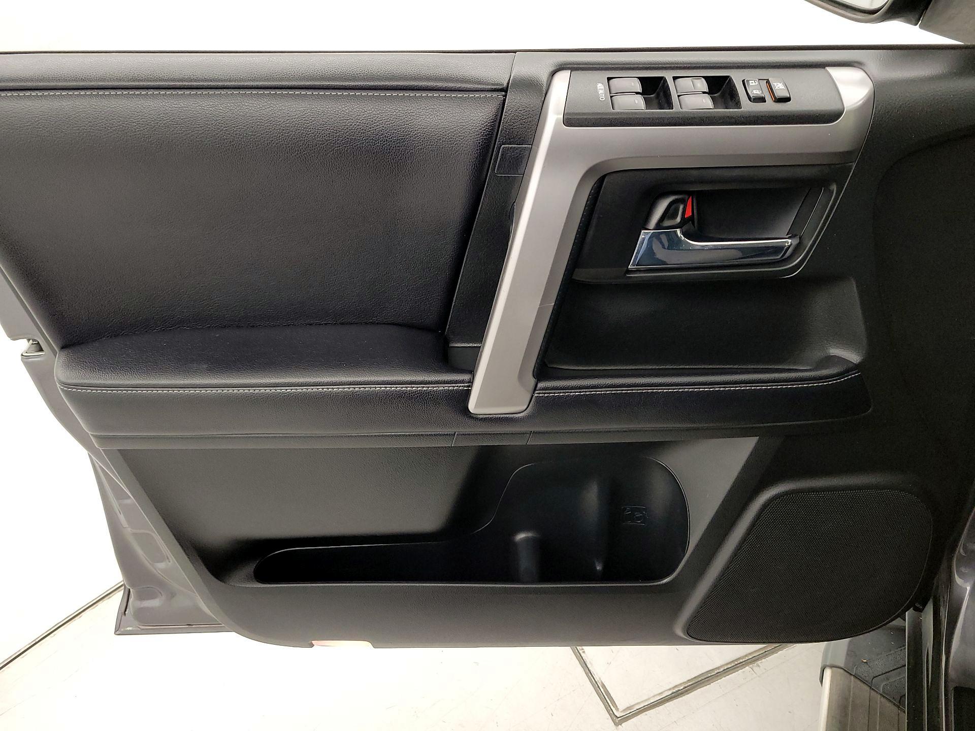 Thumbnail: 2019 Toyota 4Runner - 12