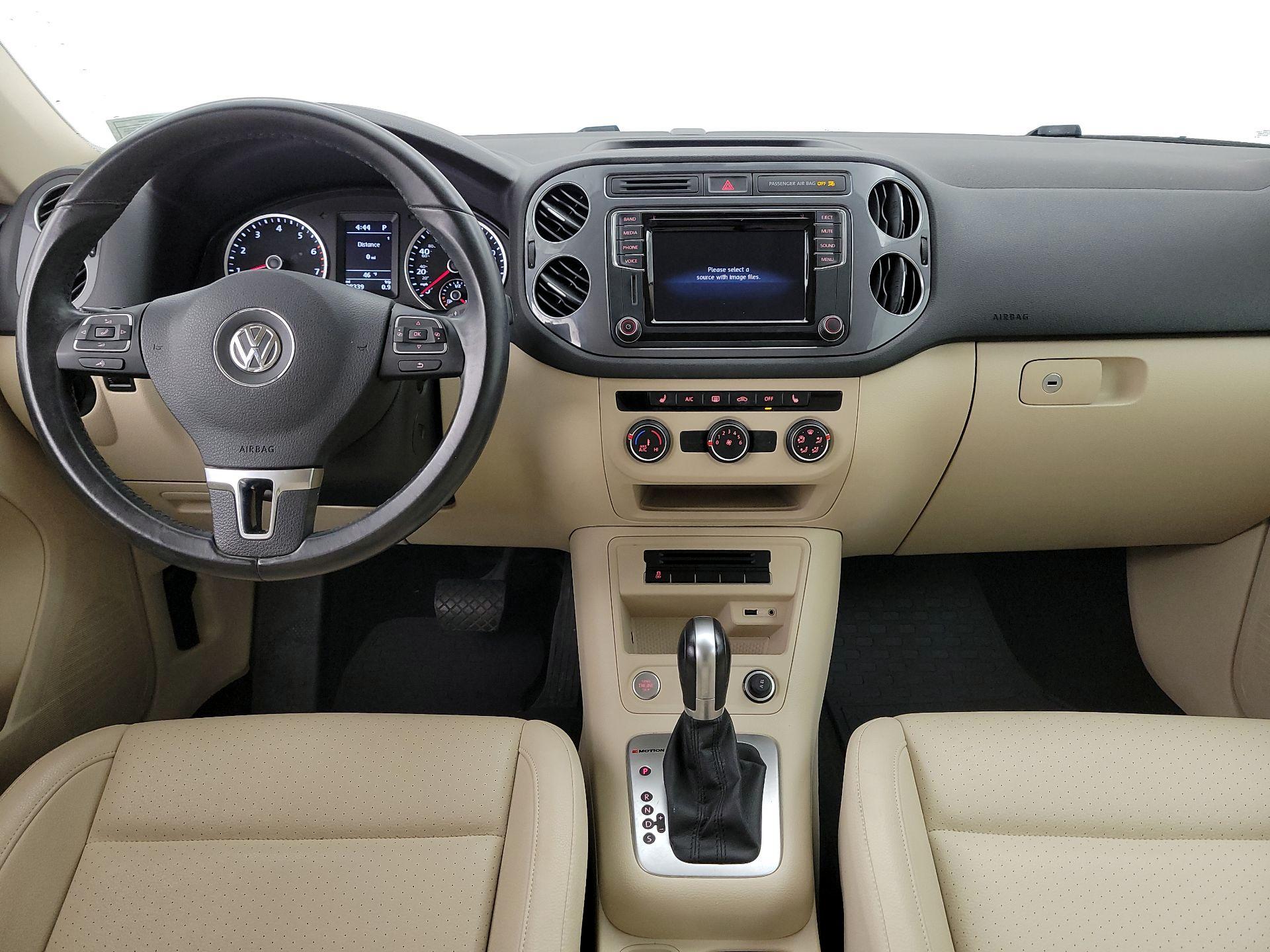 Thumbnail: 2017 Volkswagen Tiguan - 9