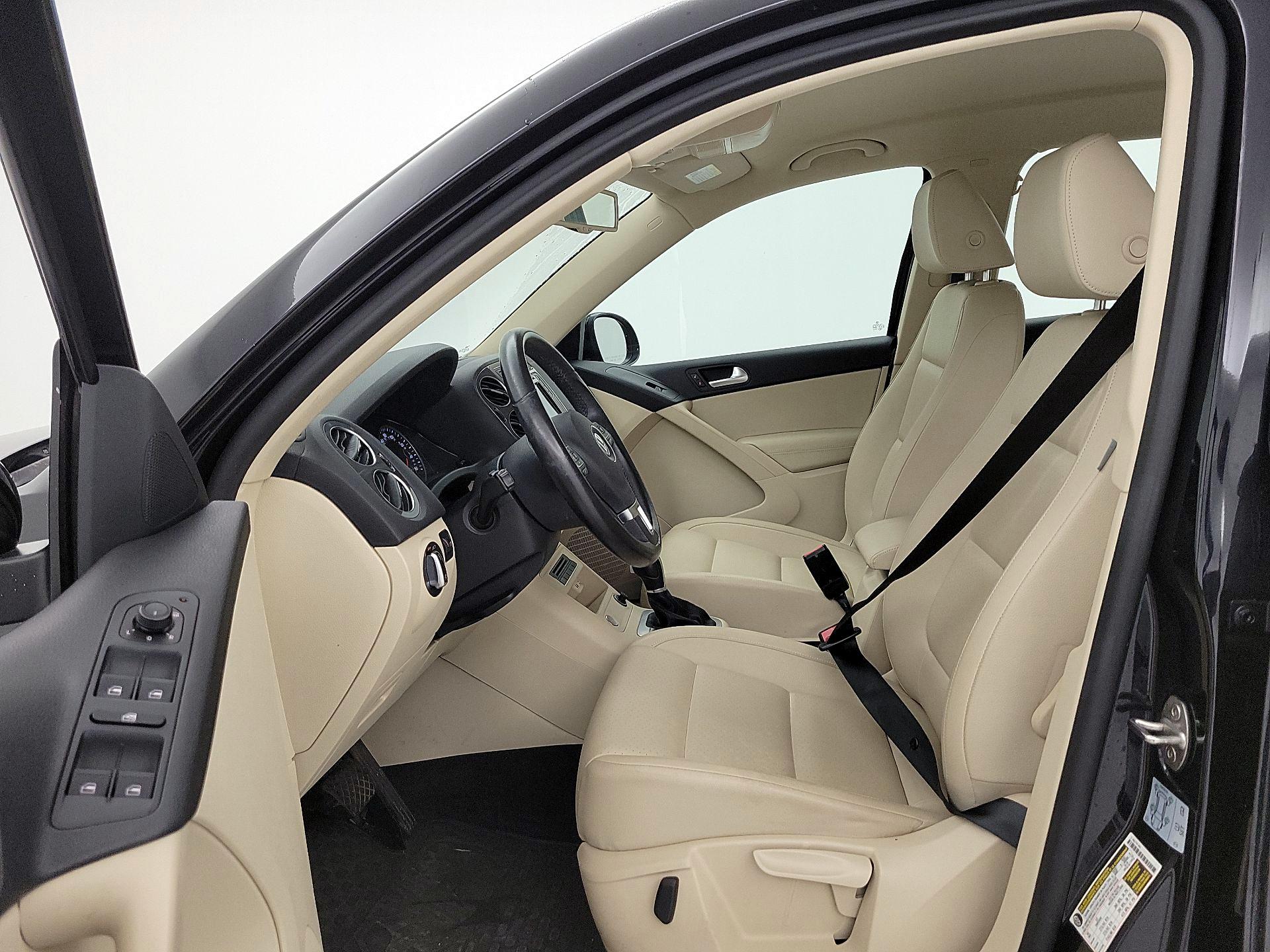 Thumbnail: 2017 Volkswagen Tiguan - 11