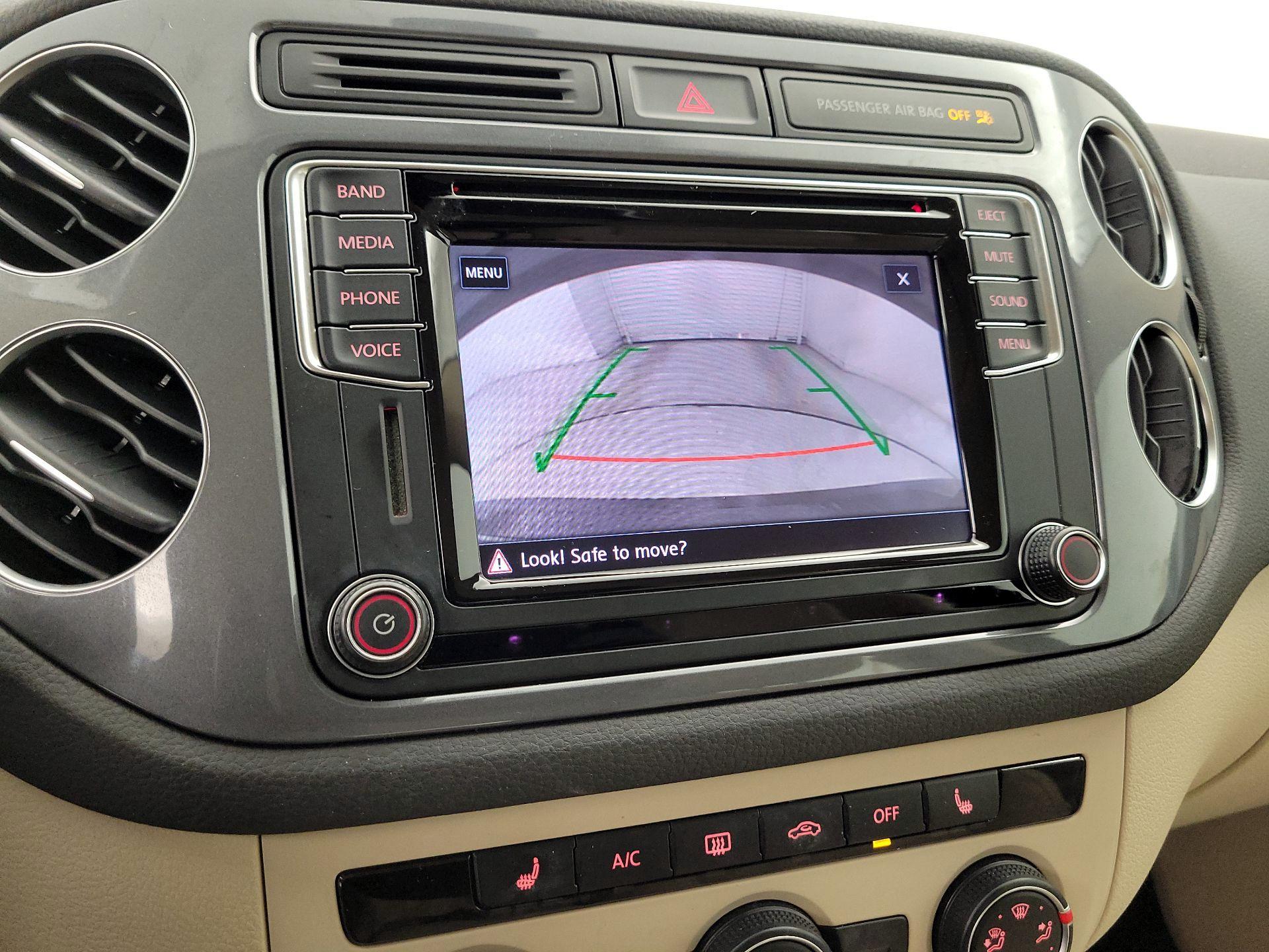 Thumbnail: 2017 Volkswagen Tiguan - 14