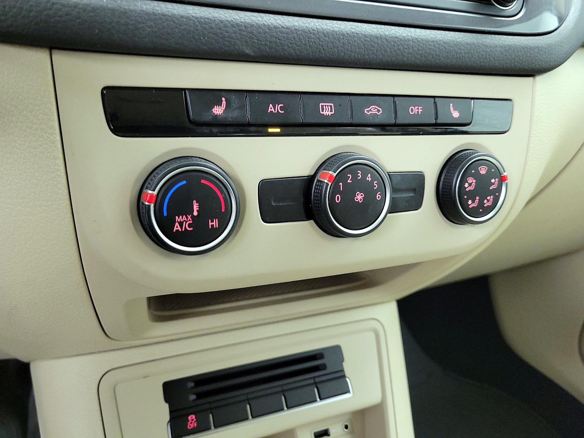 Thumbnail: 2017 Volkswagen Tiguan - 16