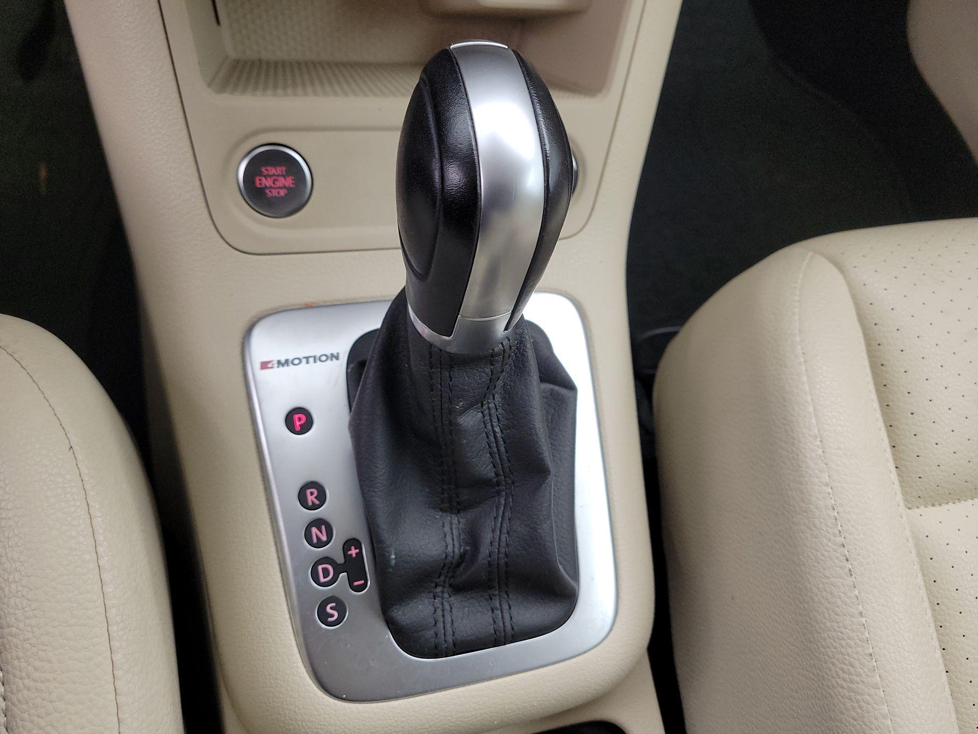 Thumbnail: 2017 Volkswagen Tiguan - 17