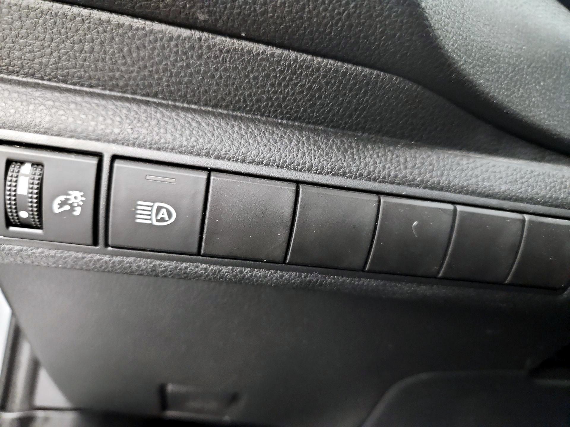 Thumbnail: 2022 Toyota Corolla - 13