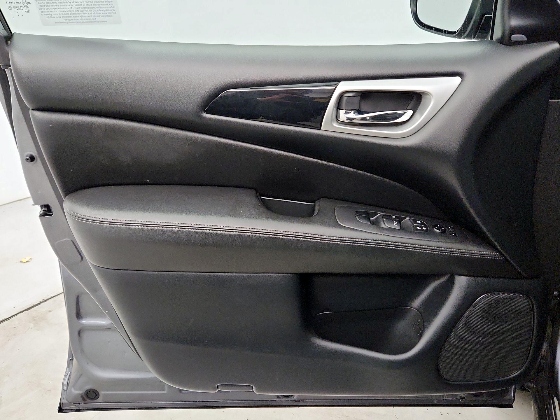 Thumbnail: 2020 Nissan Pathfinder - 12