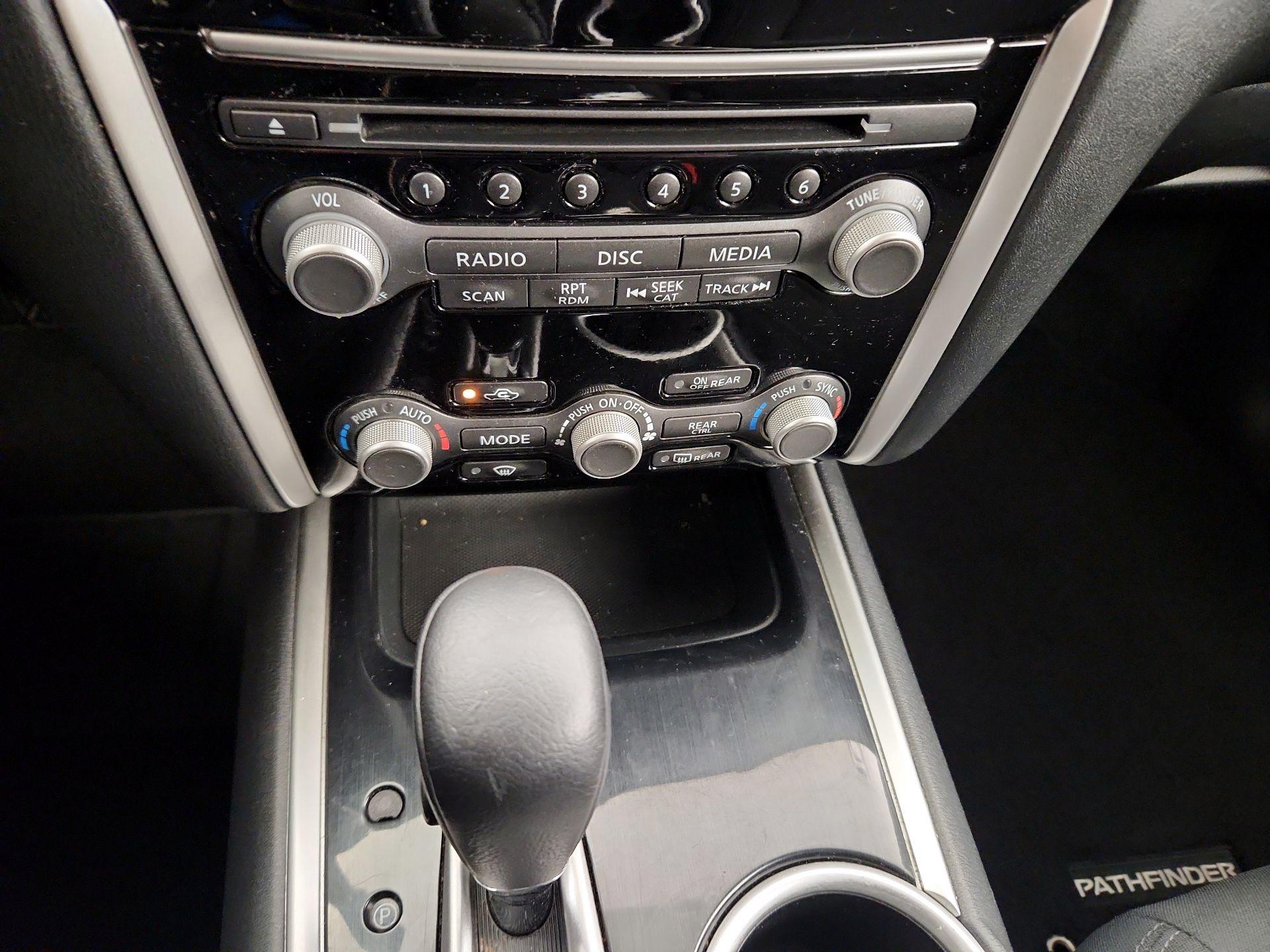 Thumbnail: 2020 Nissan Pathfinder - 16