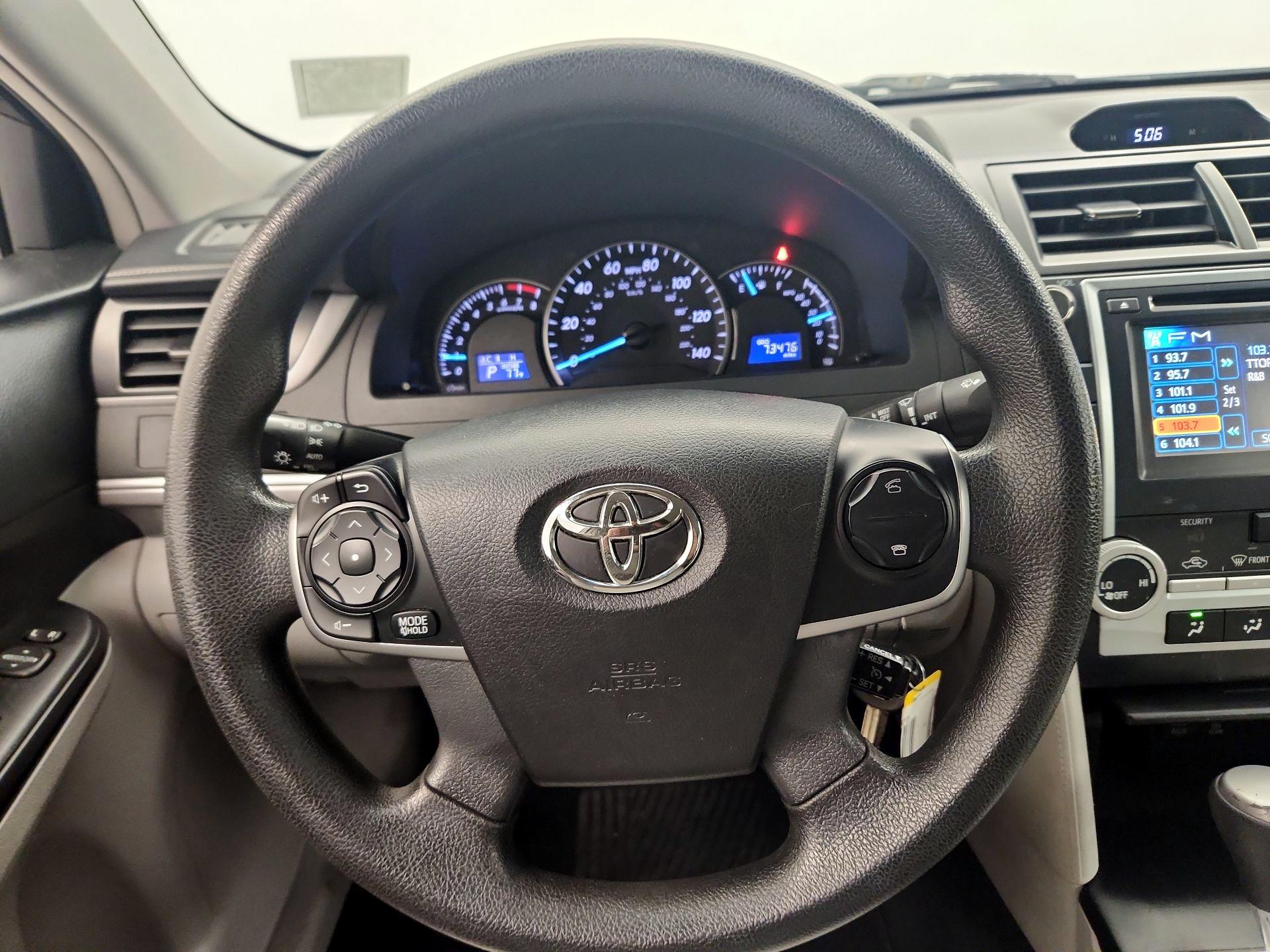 Thumbnail: 2014 Toyota Camry - 10