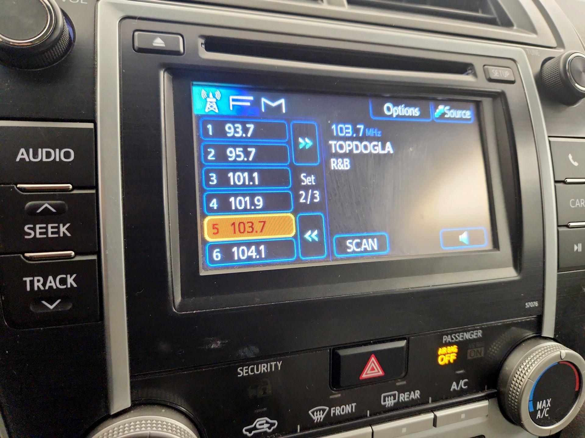 Thumbnail: 2014 Toyota Camry - 14