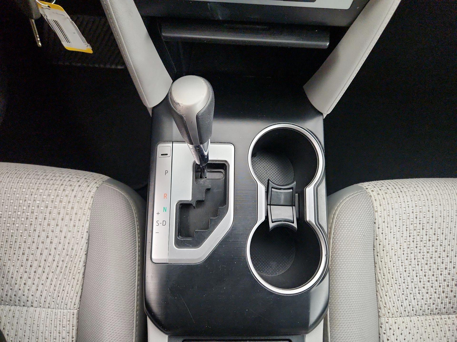 Thumbnail: 2014 Toyota Camry - 16