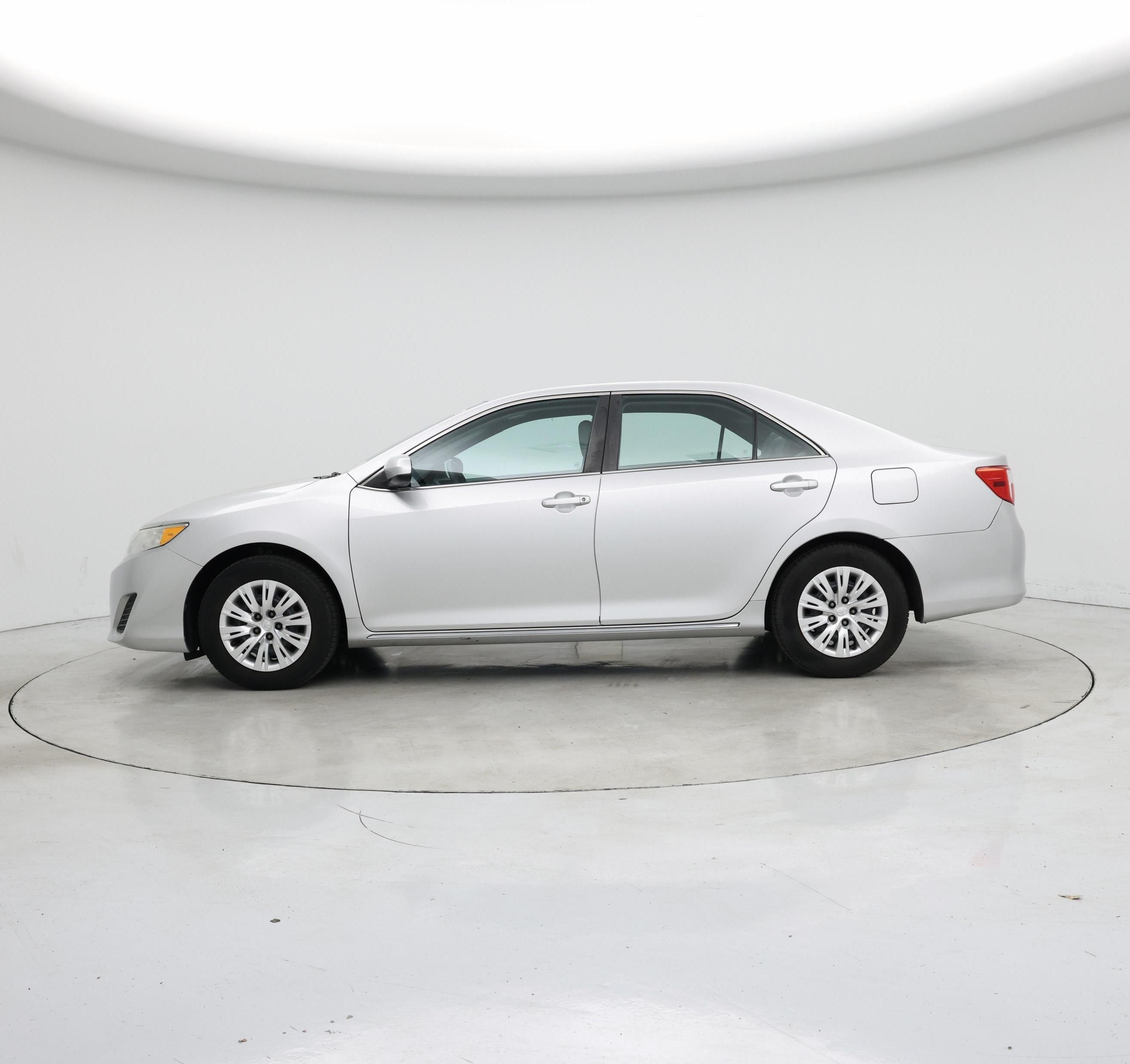 Thumbnail: 2014 Toyota Camry - 3