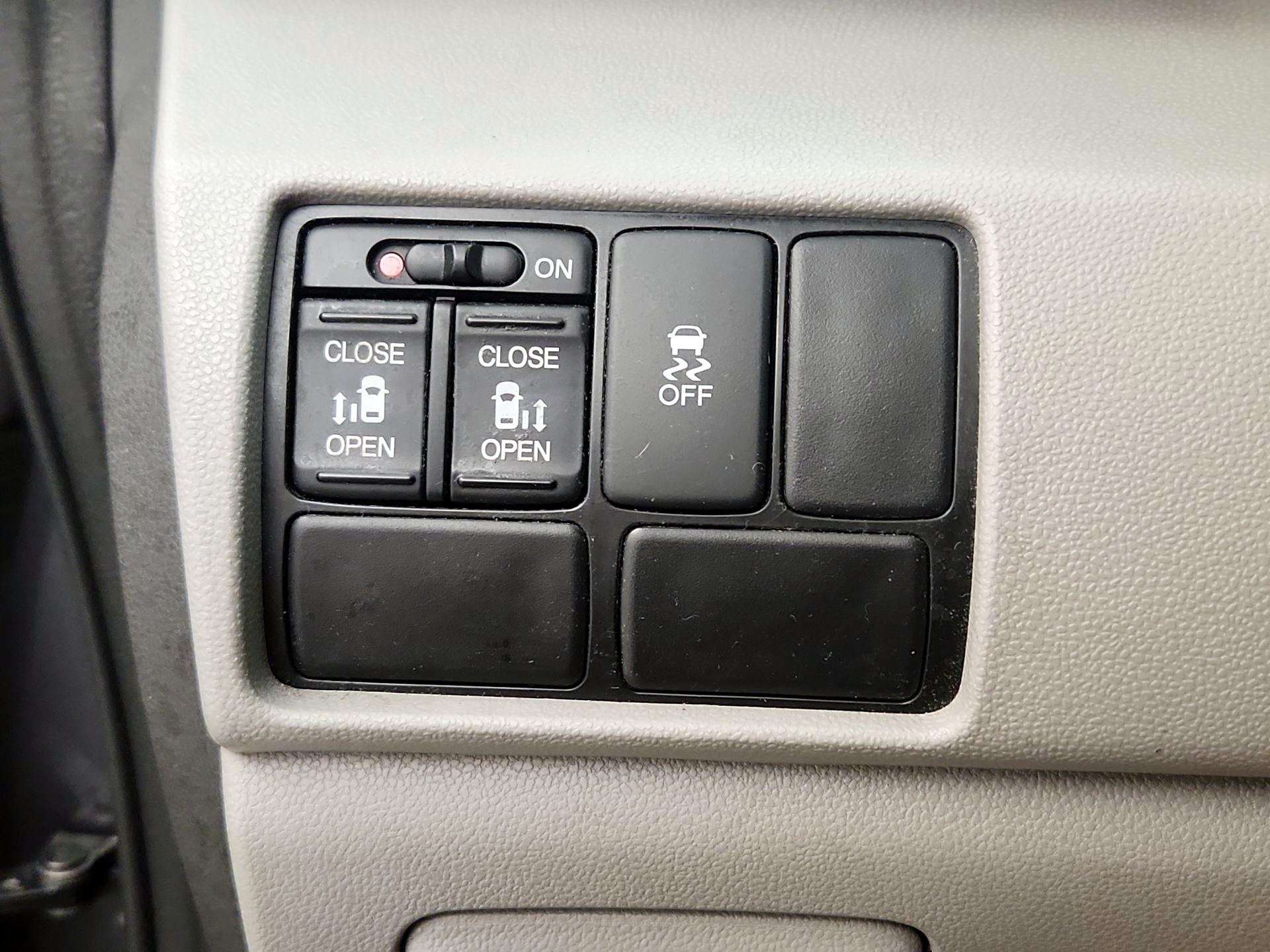 Thumbnail: 2014 Honda Odyssey - 13