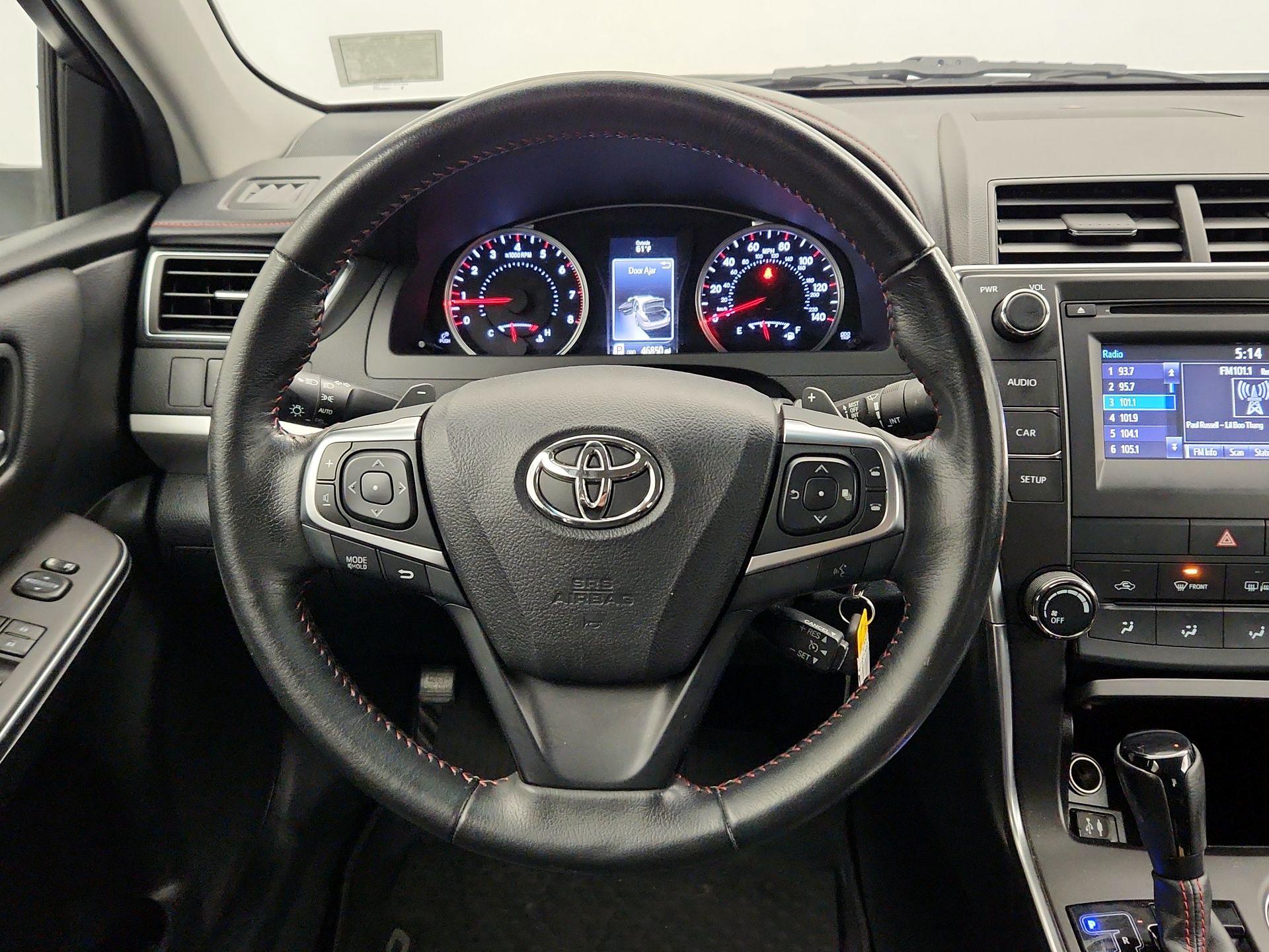 Thumbnail: 2016 Toyota Camry - 10