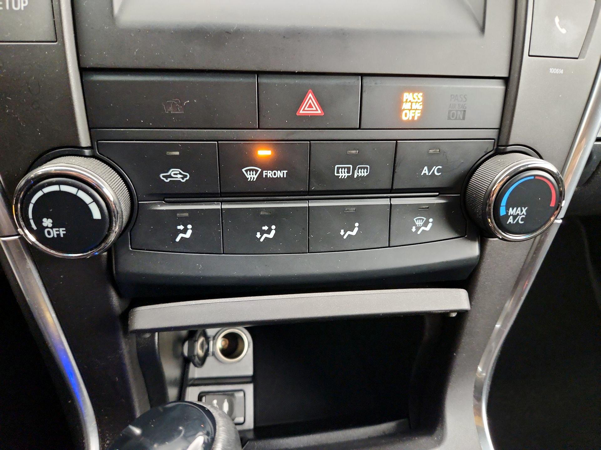 Thumbnail: 2016 Toyota Camry - 16