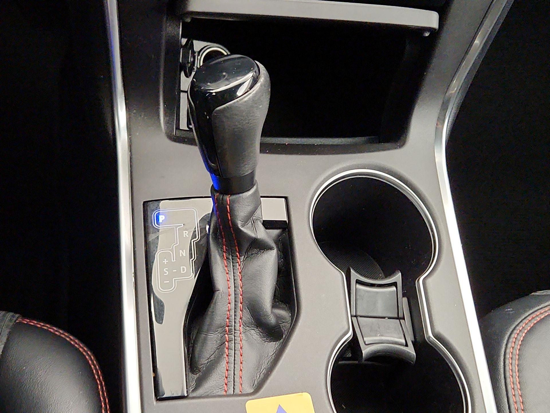 Thumbnail: 2016 Toyota Camry - 17