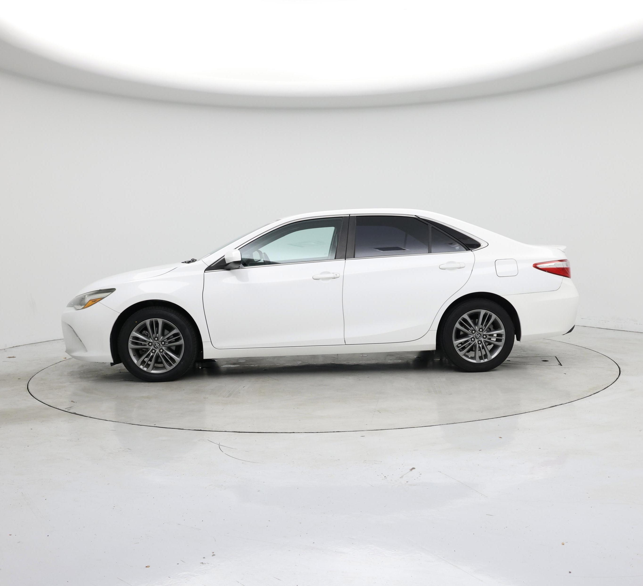 Thumbnail: 2016 Toyota Camry - 3