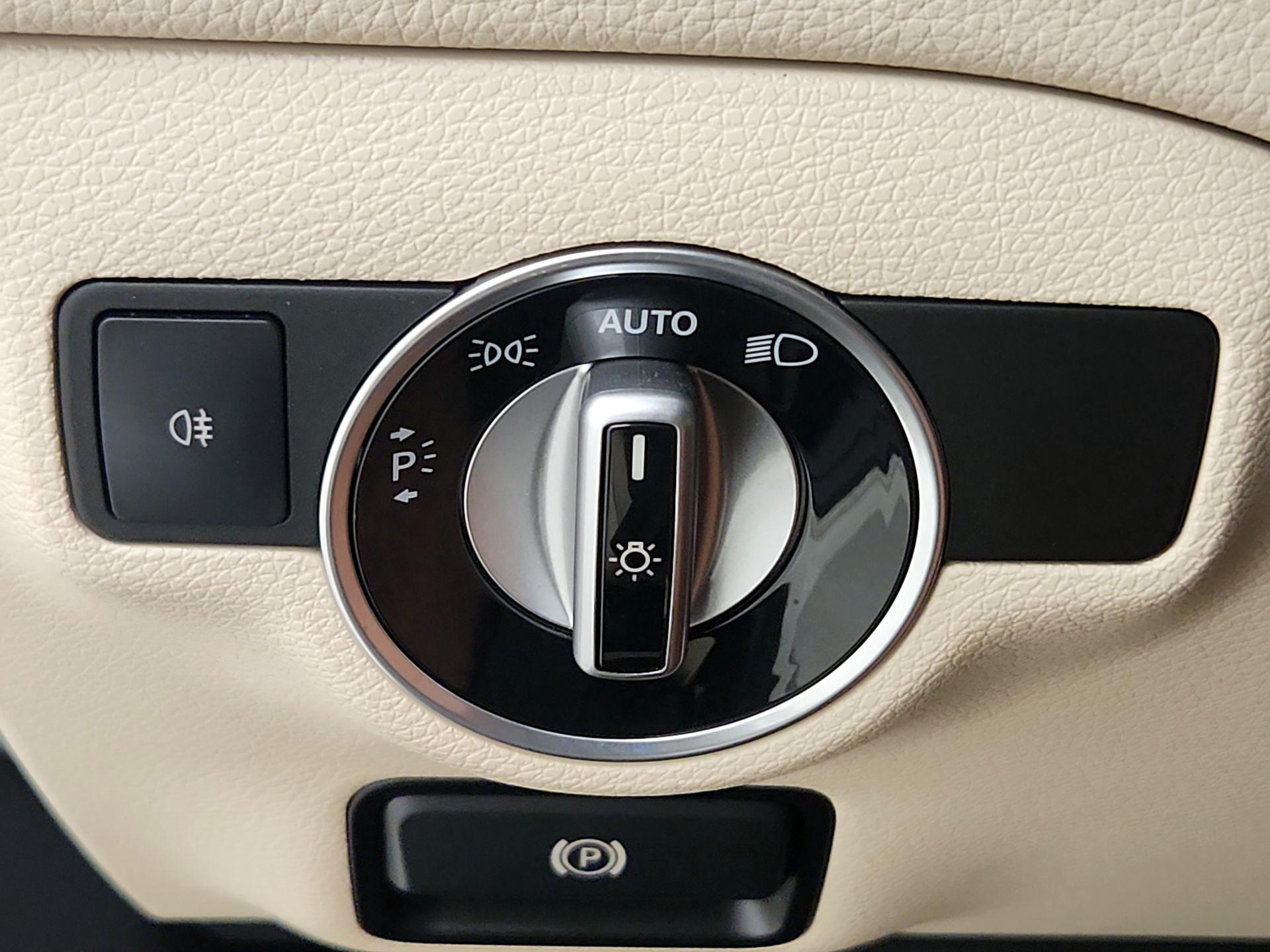 Thumbnail: 2015 Mercedes-Benz CLA - 13