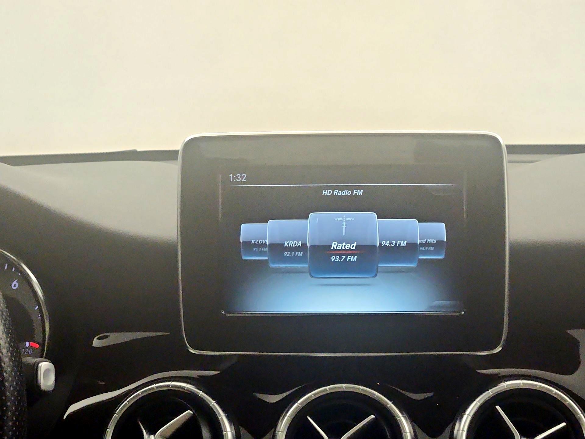 Thumbnail: 2015 Mercedes-Benz CLA - 15