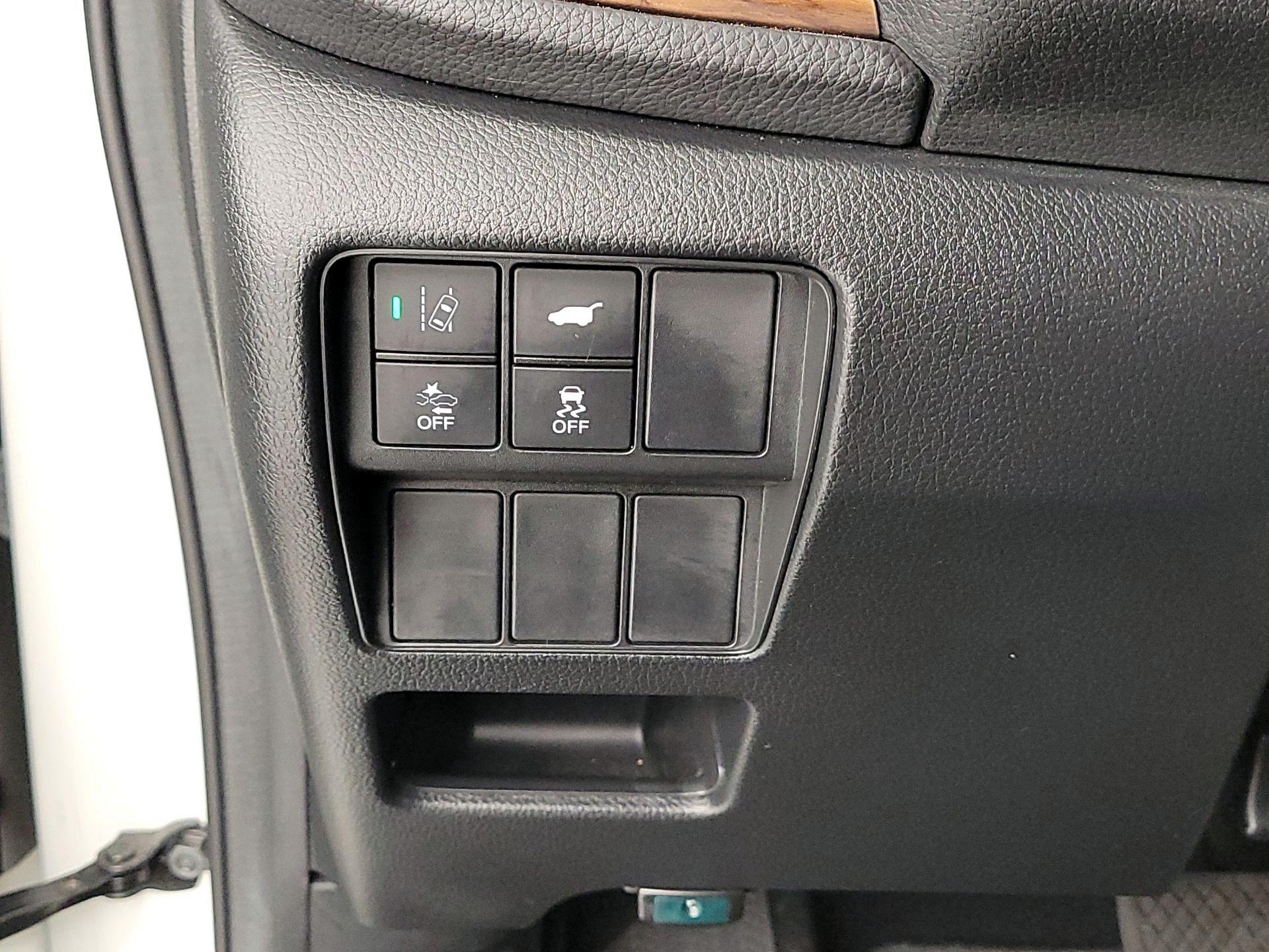 Thumbnail: 2017 Honda CR-V - 13