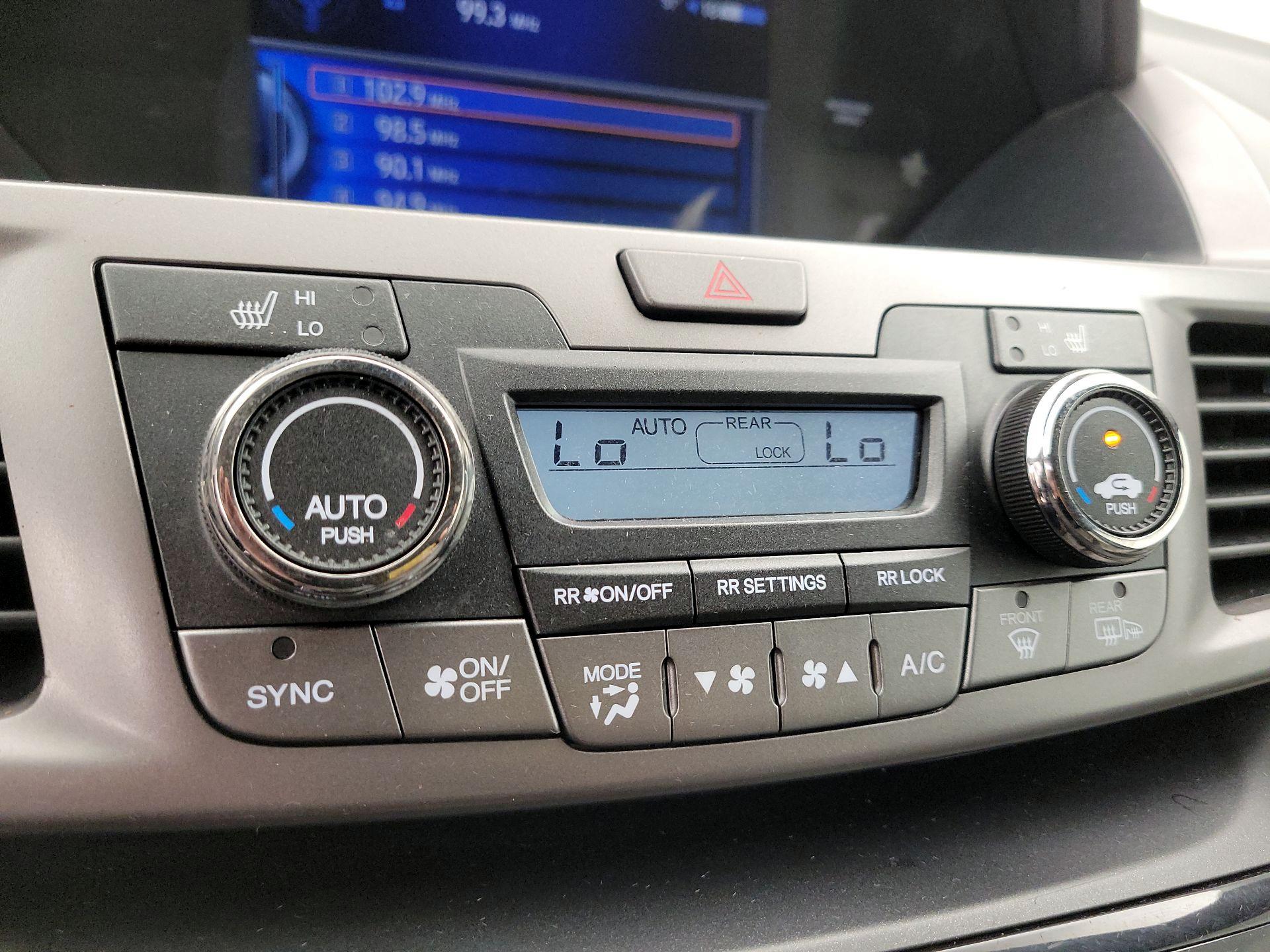 Thumbnail: 2016 Honda Odyssey - 16