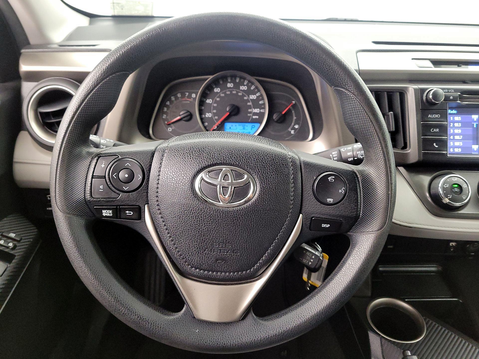 Thumbnail: 2015 Toyota RAV4 - 10