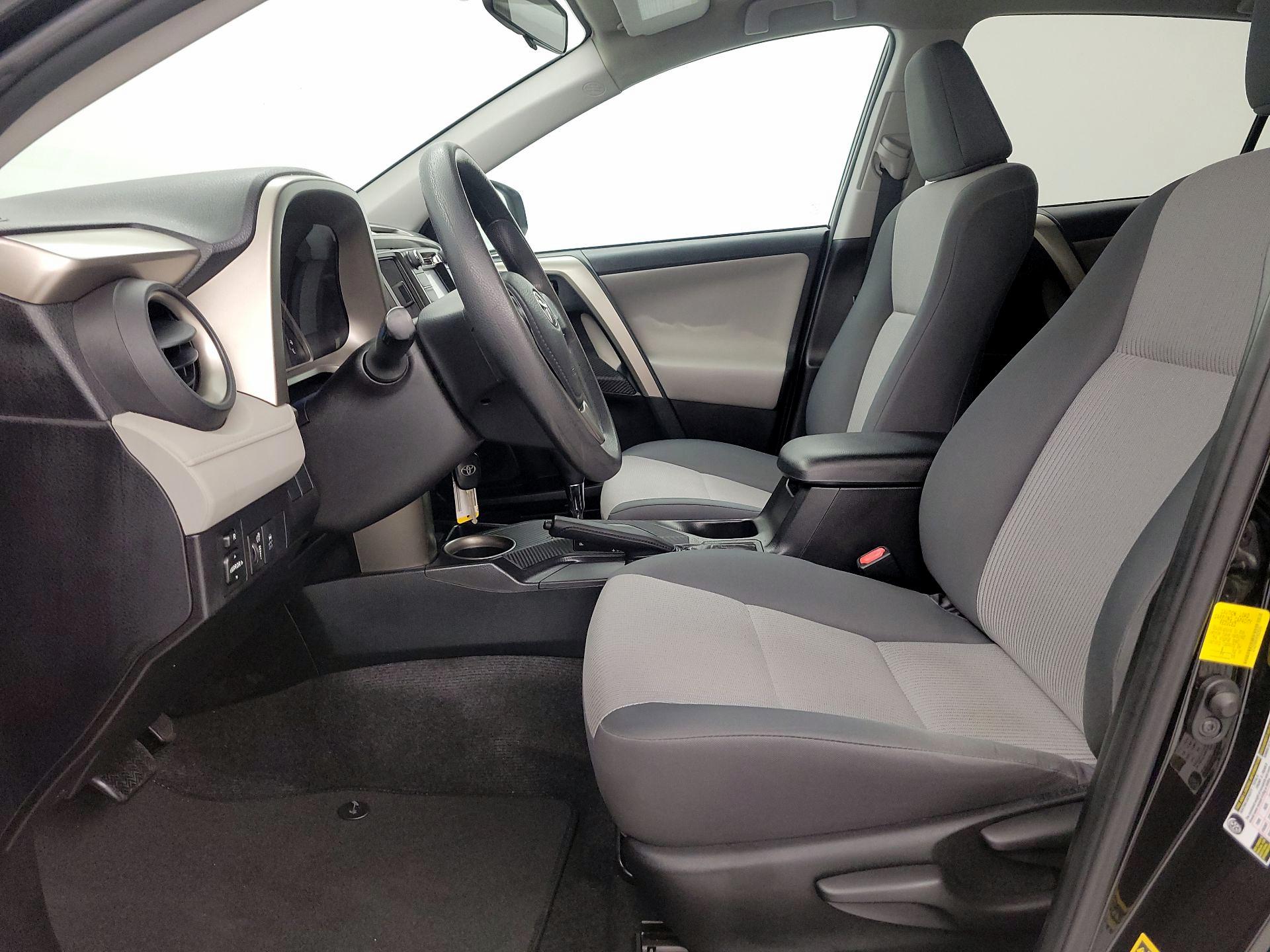 Thumbnail: 2015 Toyota RAV4 - 11