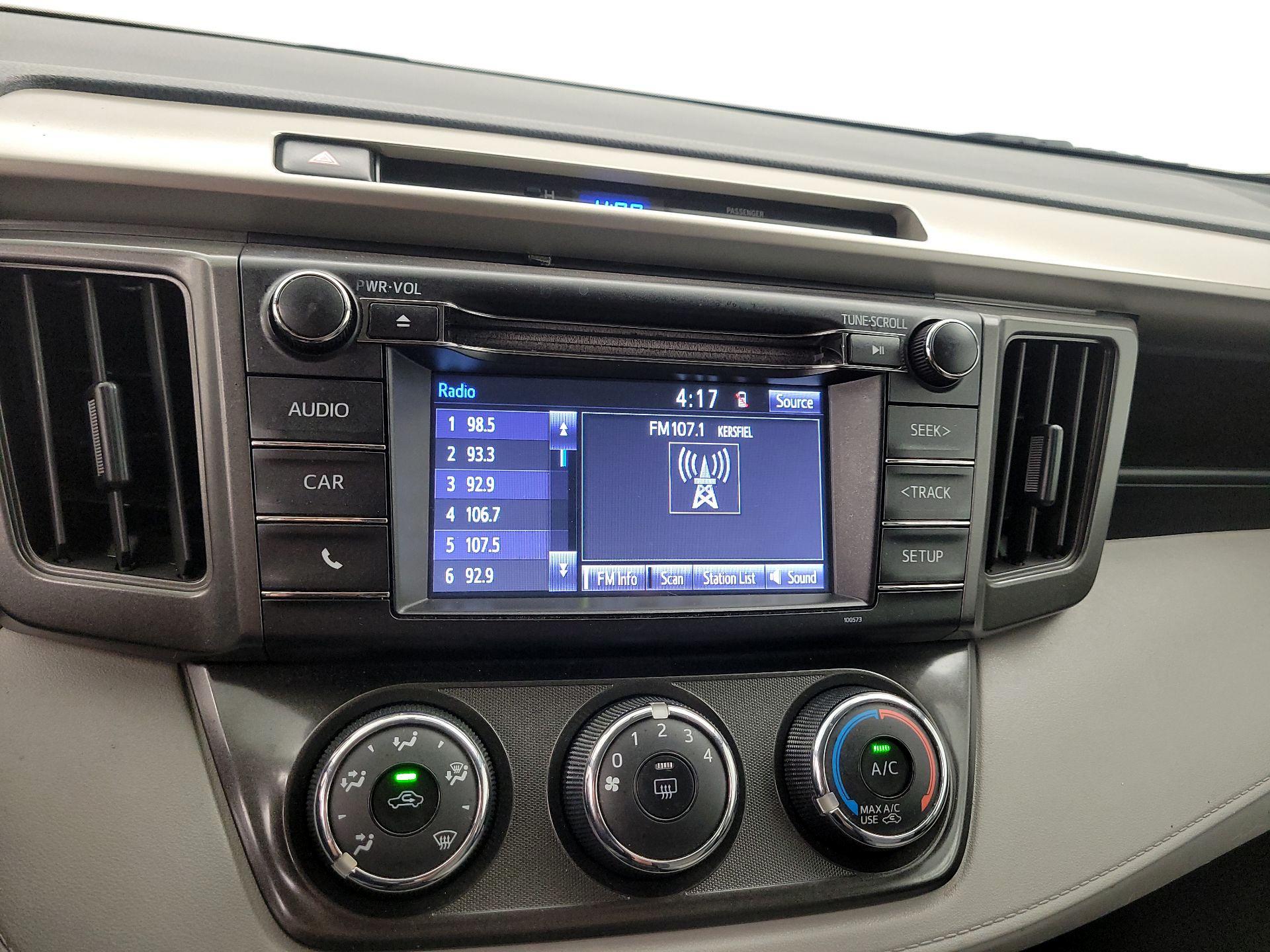 Thumbnail: 2015 Toyota RAV4 - 15