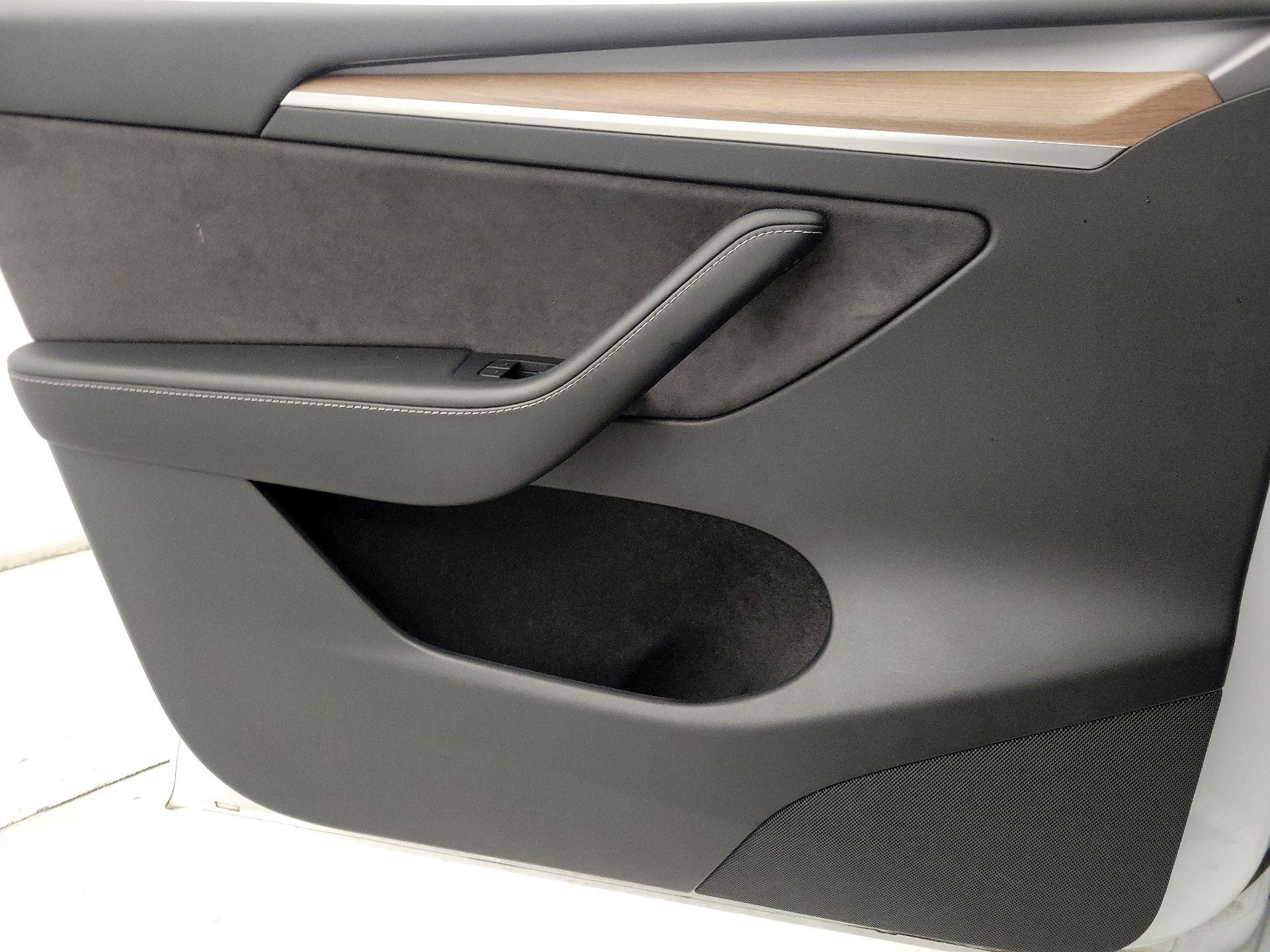 Thumbnail: 2023 Tesla Model Y - 12