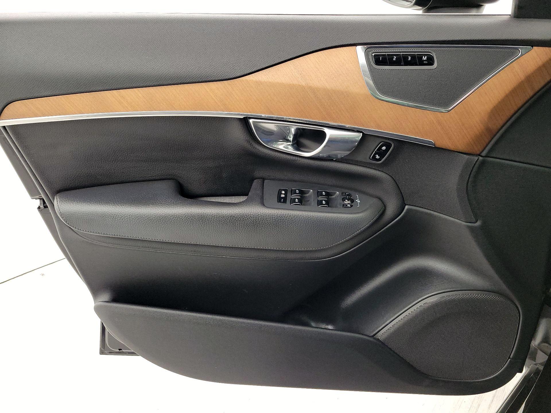 Thumbnail: 2021 Volvo XC90 - 12