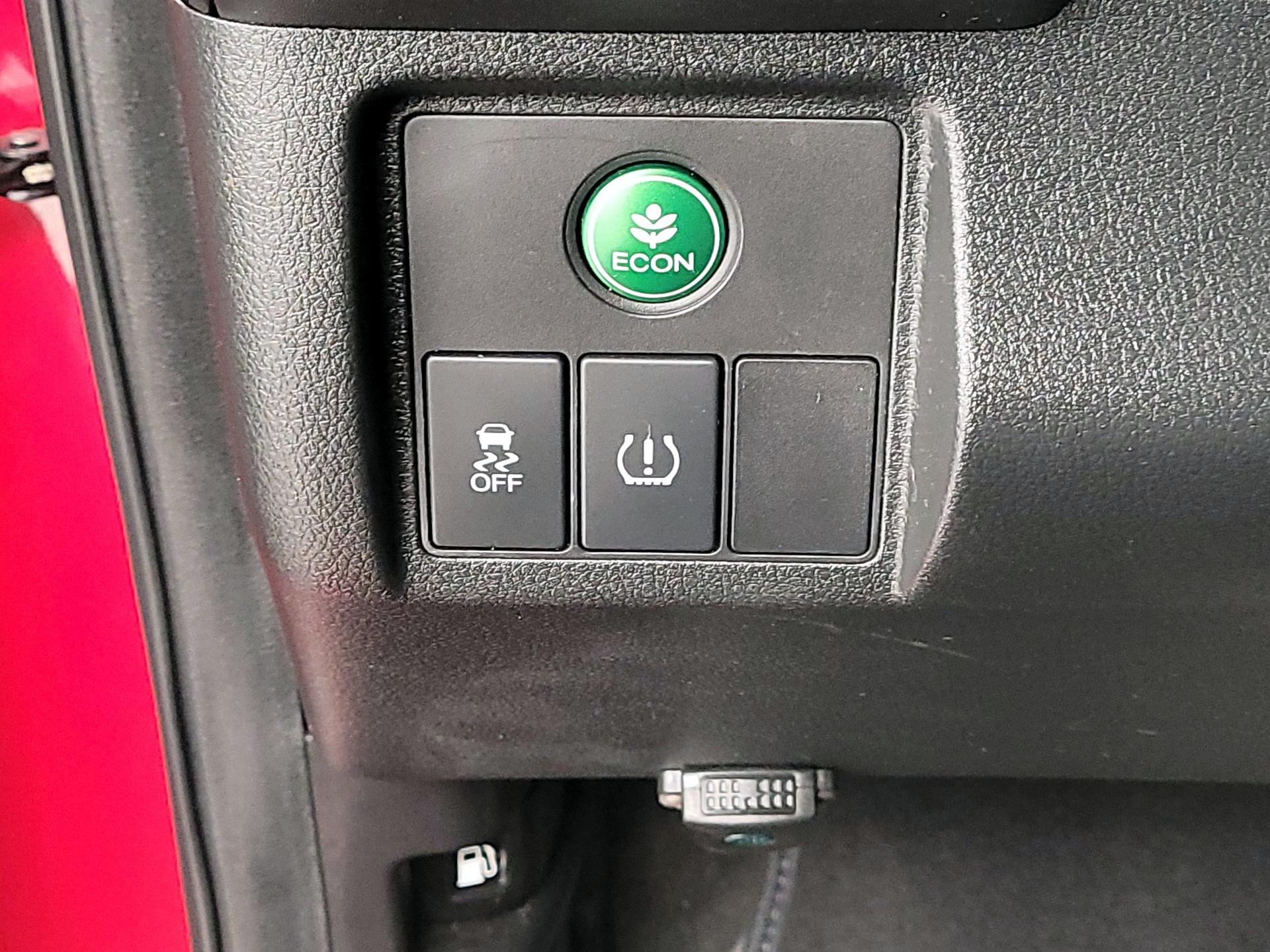 Thumbnail: 2016 Honda HR-V - 13