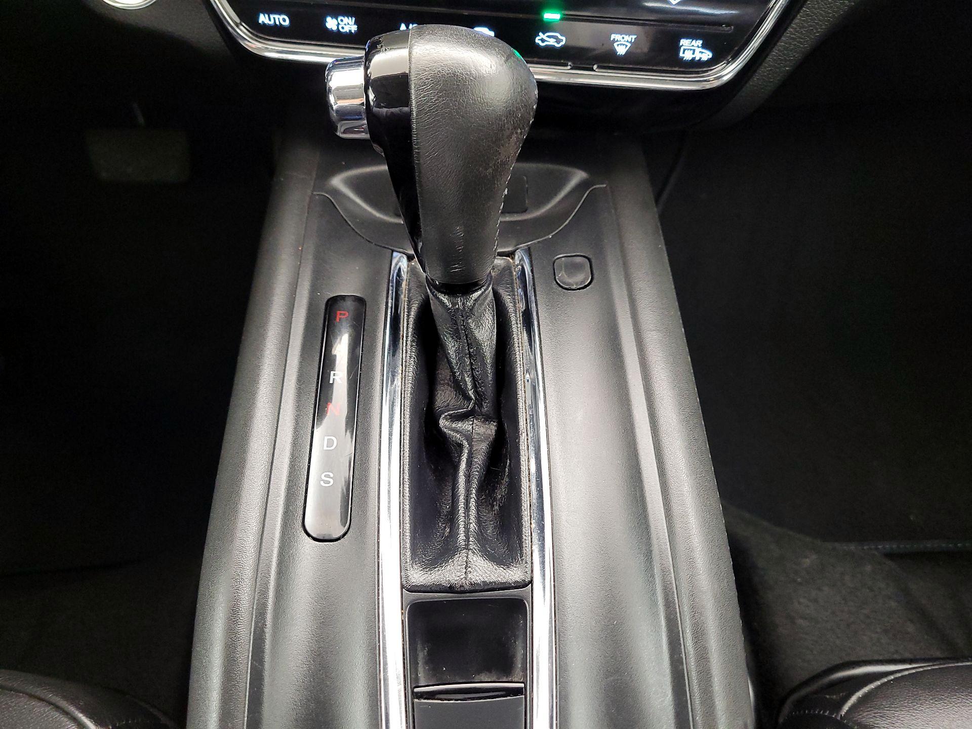 Thumbnail: 2016 Honda HR-V - 17