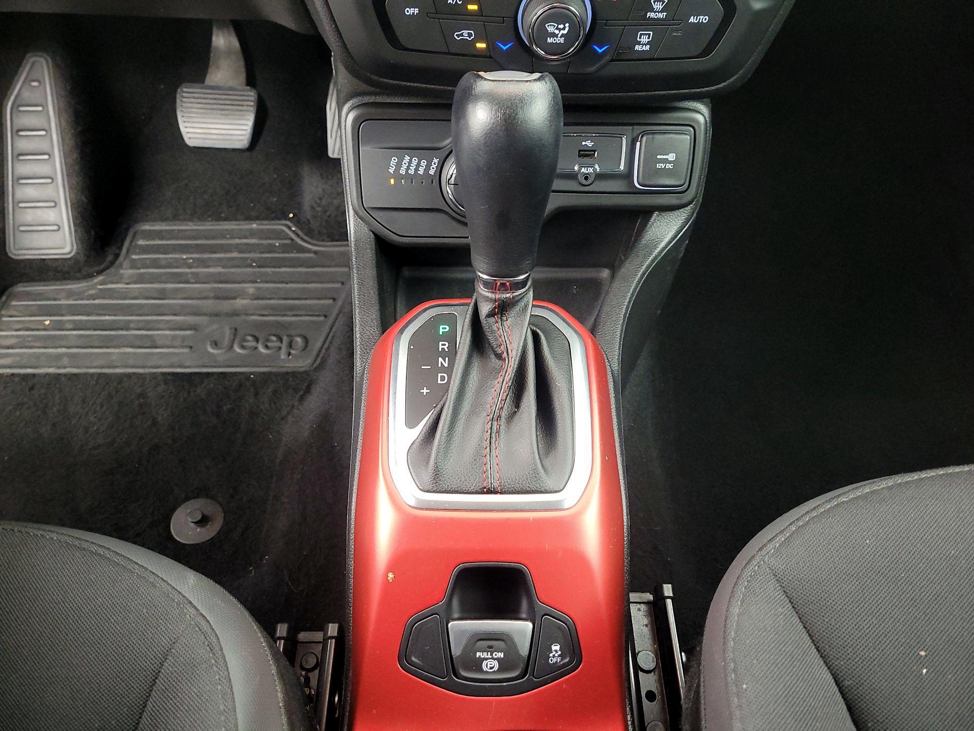 Thumbnail: 2018 Jeep Renegade - 17