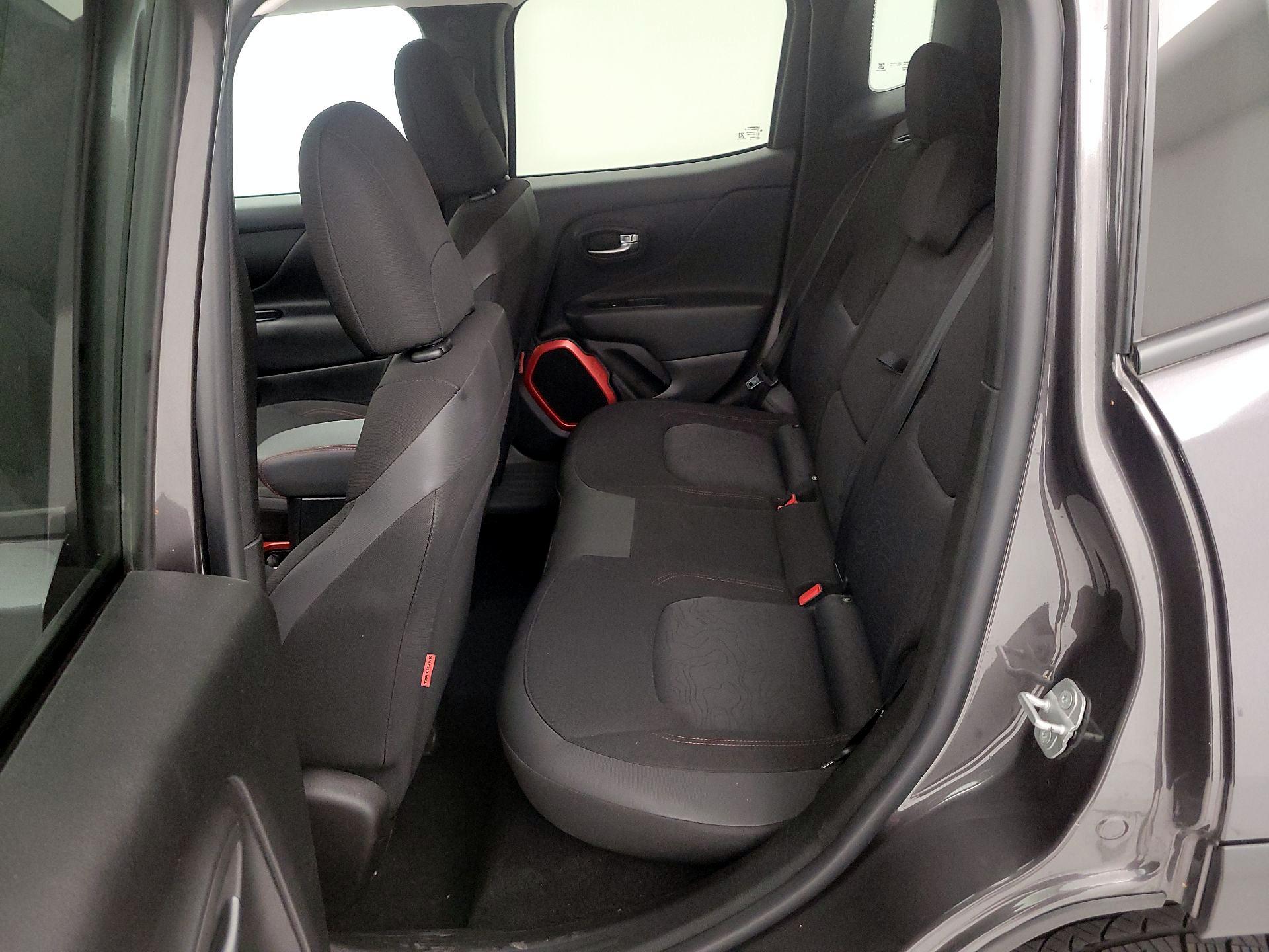 Thumbnail: 2018 Jeep Renegade - 19