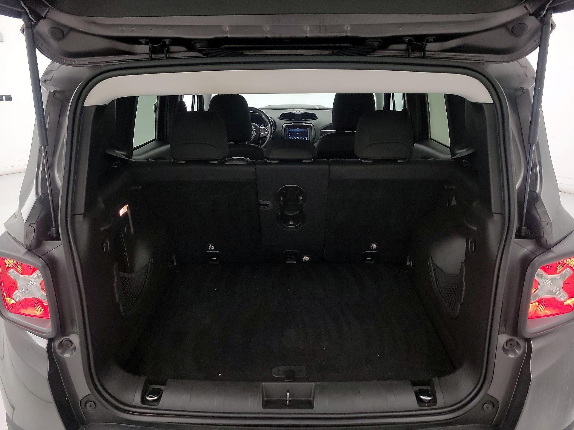 Thumbnail: 2018 Jeep Renegade - 20