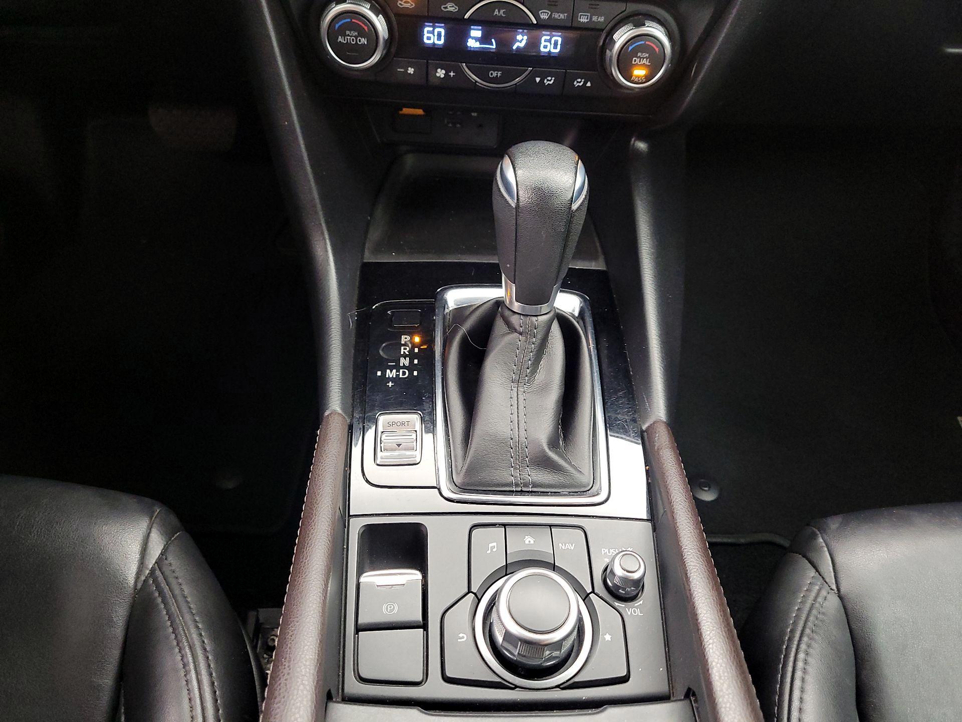 Thumbnail: 2017 Mazda Mazda3 - 18