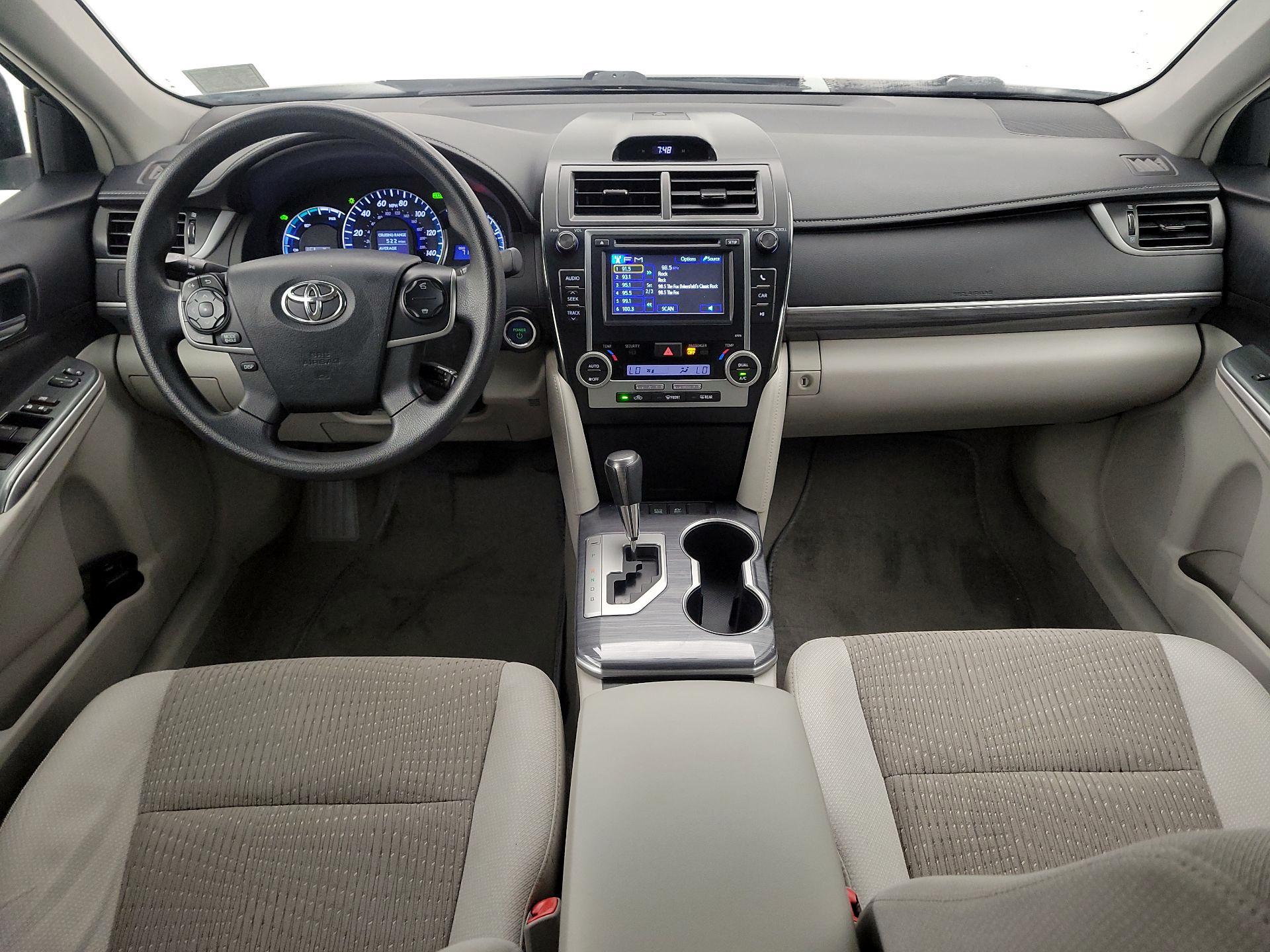 Thumbnail: 2014 Toyota Camry - 9