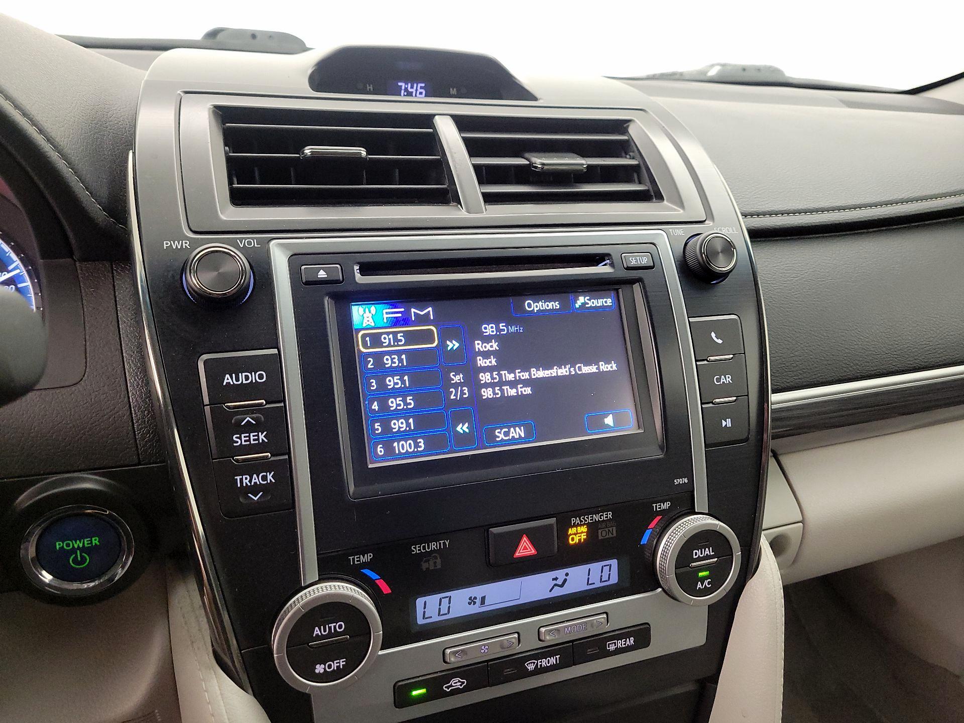 Thumbnail: 2014 Toyota Camry - 14