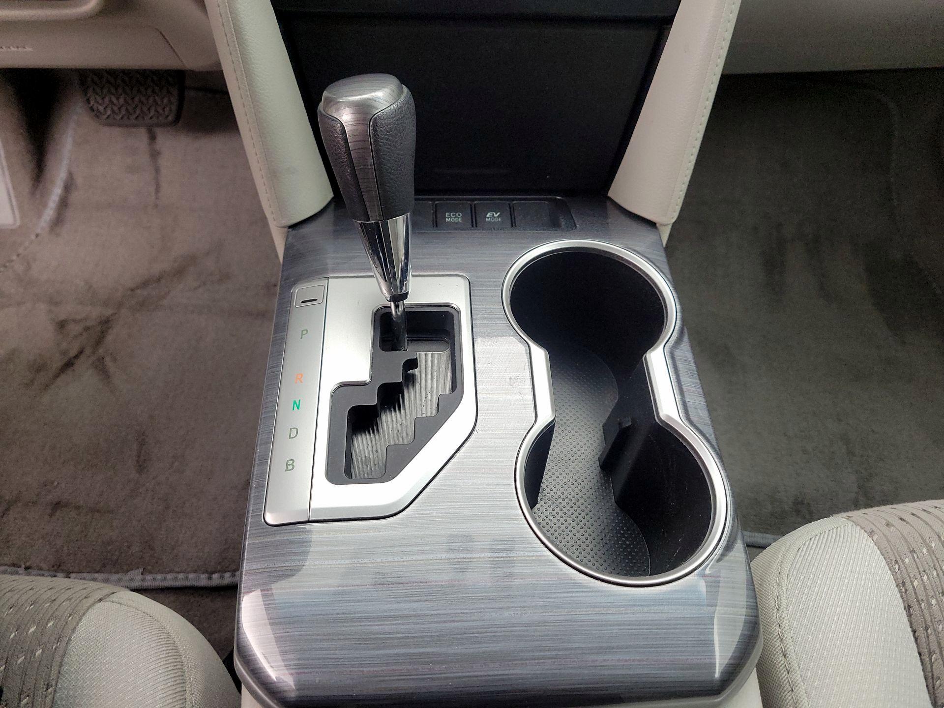 Thumbnail: 2014 Toyota Camry - 16